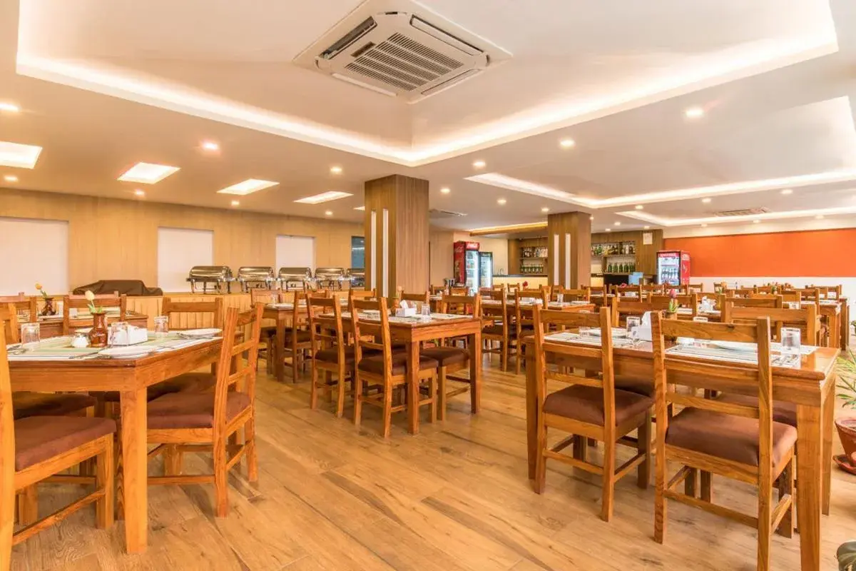 Restaurant/places to eat in Park Safari Resort, Chitwan National Park Restaurant/places to eat in Park Safari Resort, Chitwan National Park