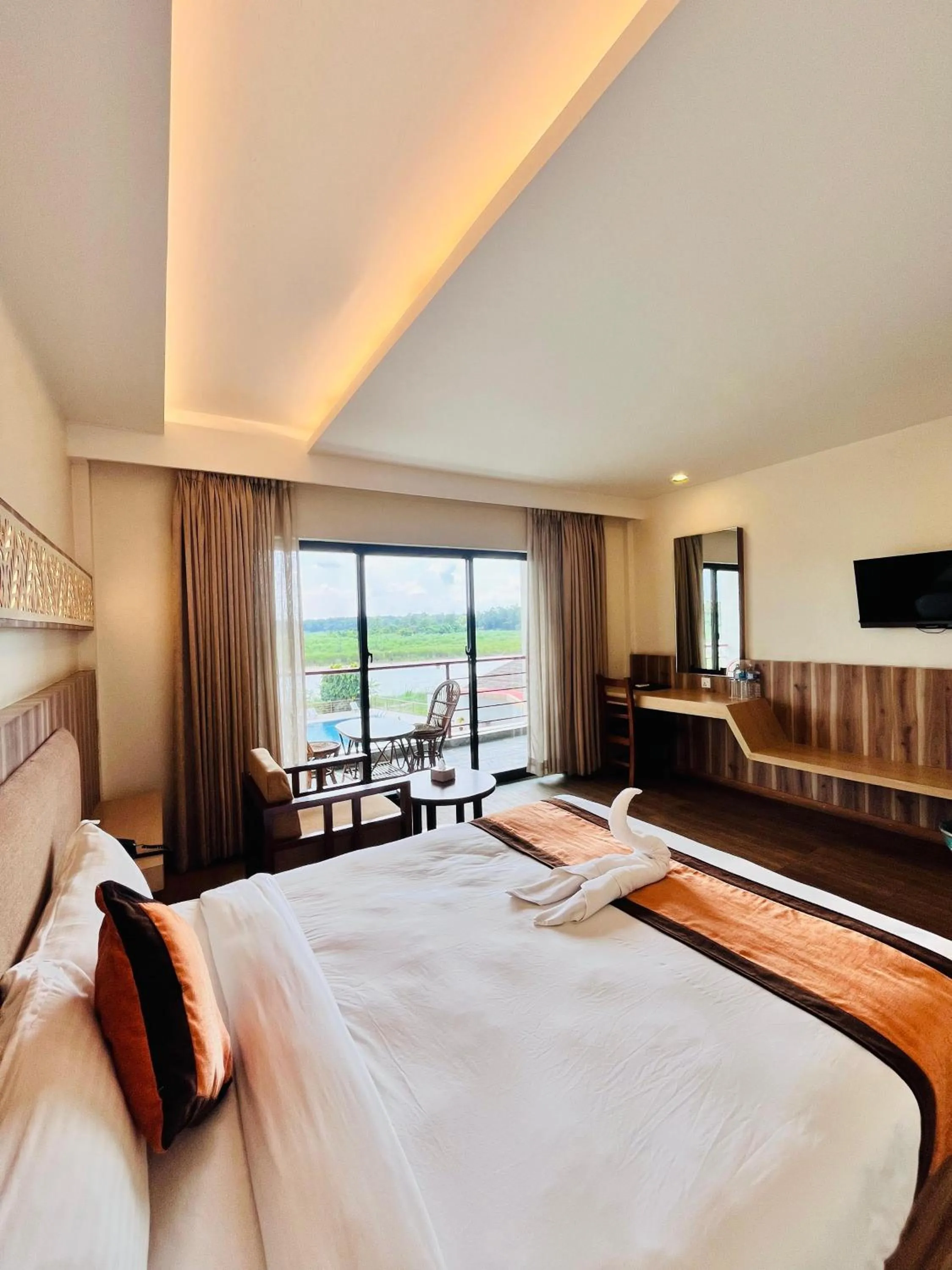 Bed in Park Safari Resort, Chitwan National Park