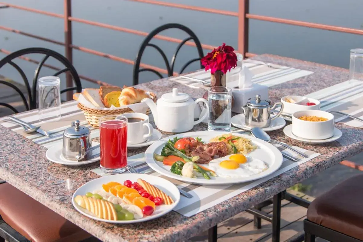 Breakfast in Park Safari Resort, Chitwan National Park Breakfast in Park Safari Resort, Chitwan National Park
