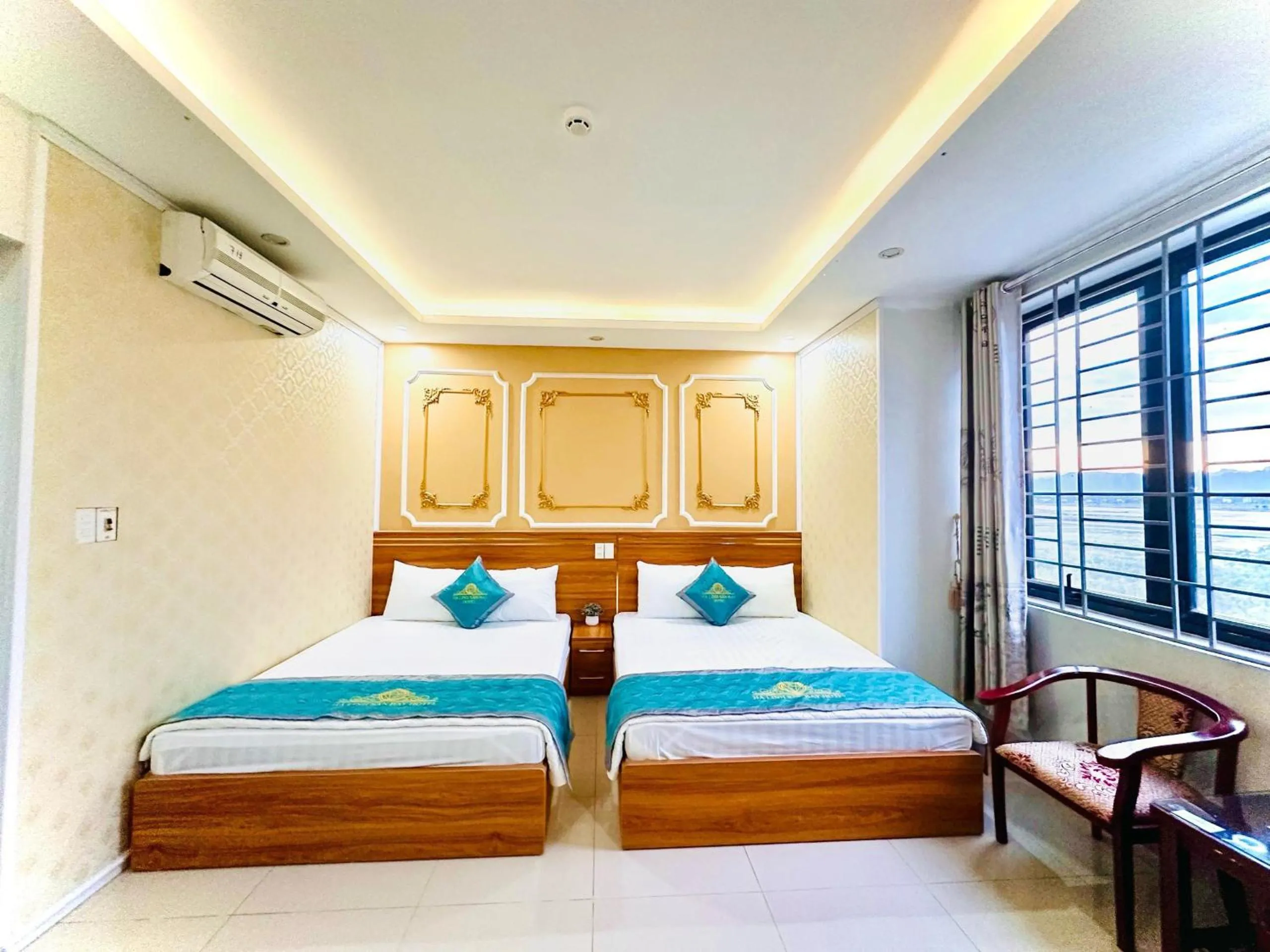 Bed in Ha Linh Hotel DB - by BAY LUXURY