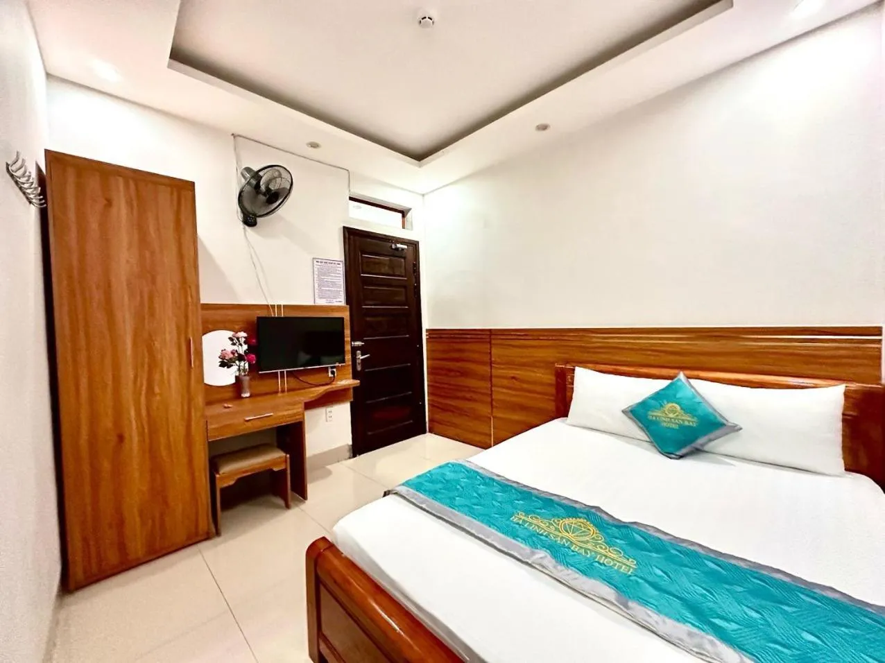 Bed in Ha Linh Hotel DB - by BAY LUXURY