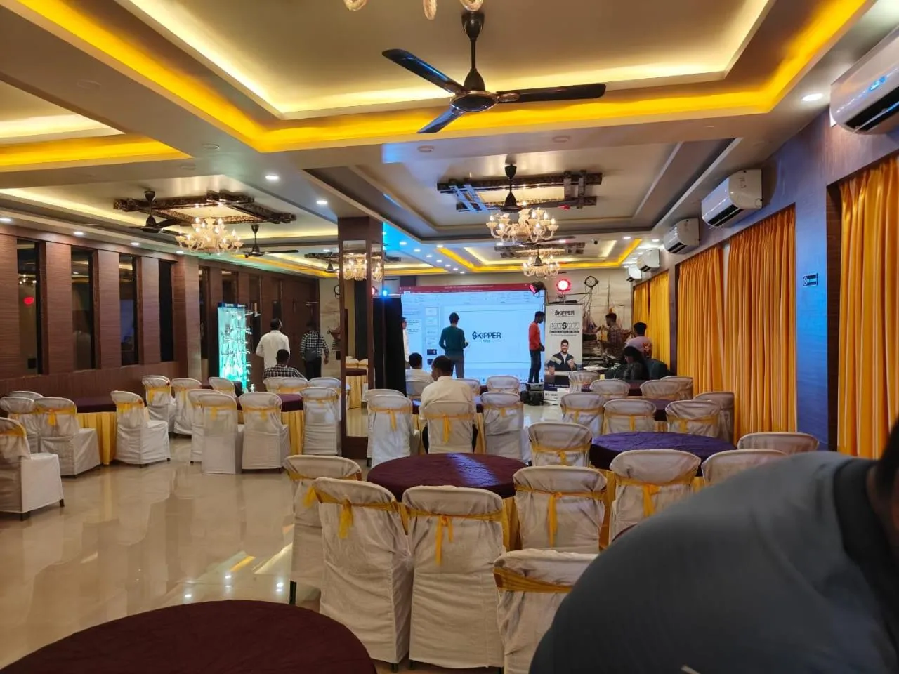 Restaurant/places to eat in PS Luxury Hotel