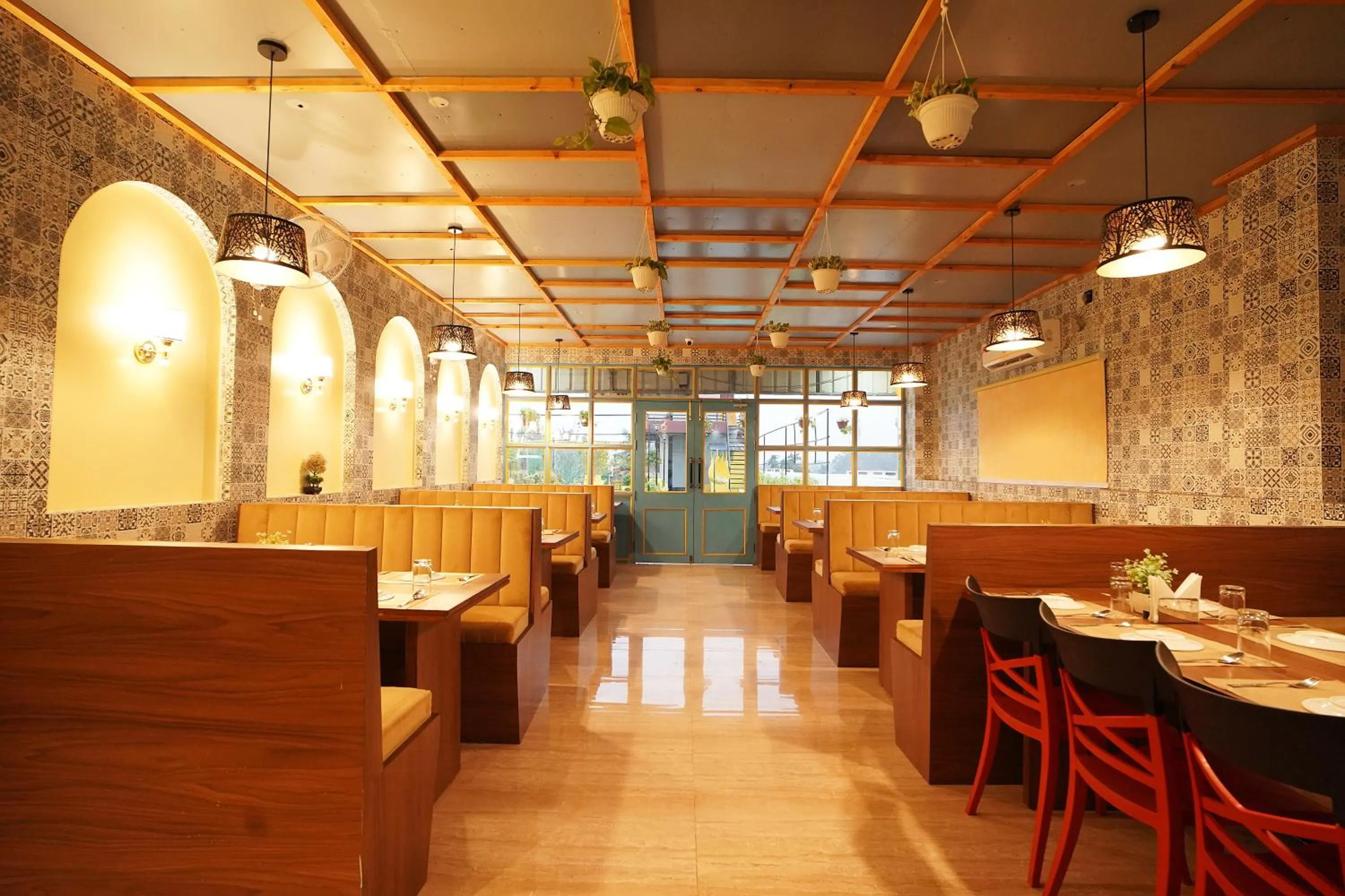 Restaurant/places to eat in PS Luxury Hotel