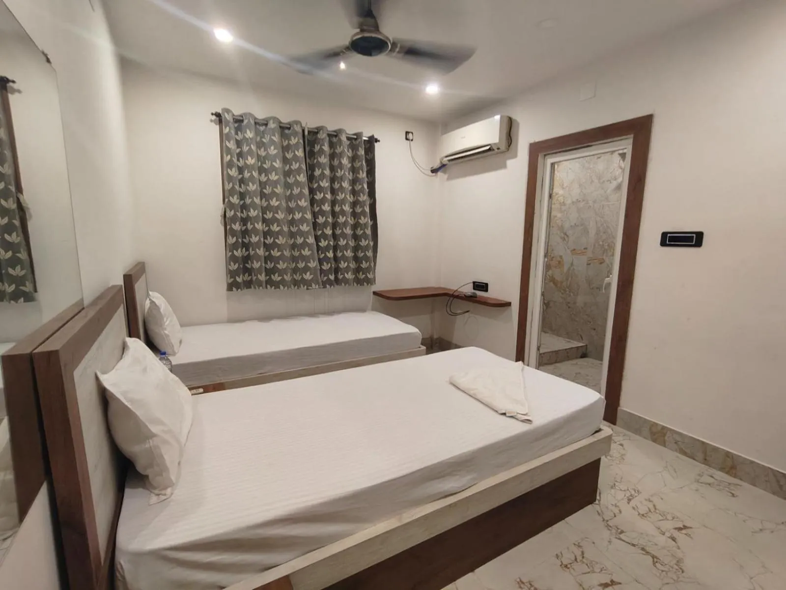 Bedroom, Bed in PS Luxury Hotel