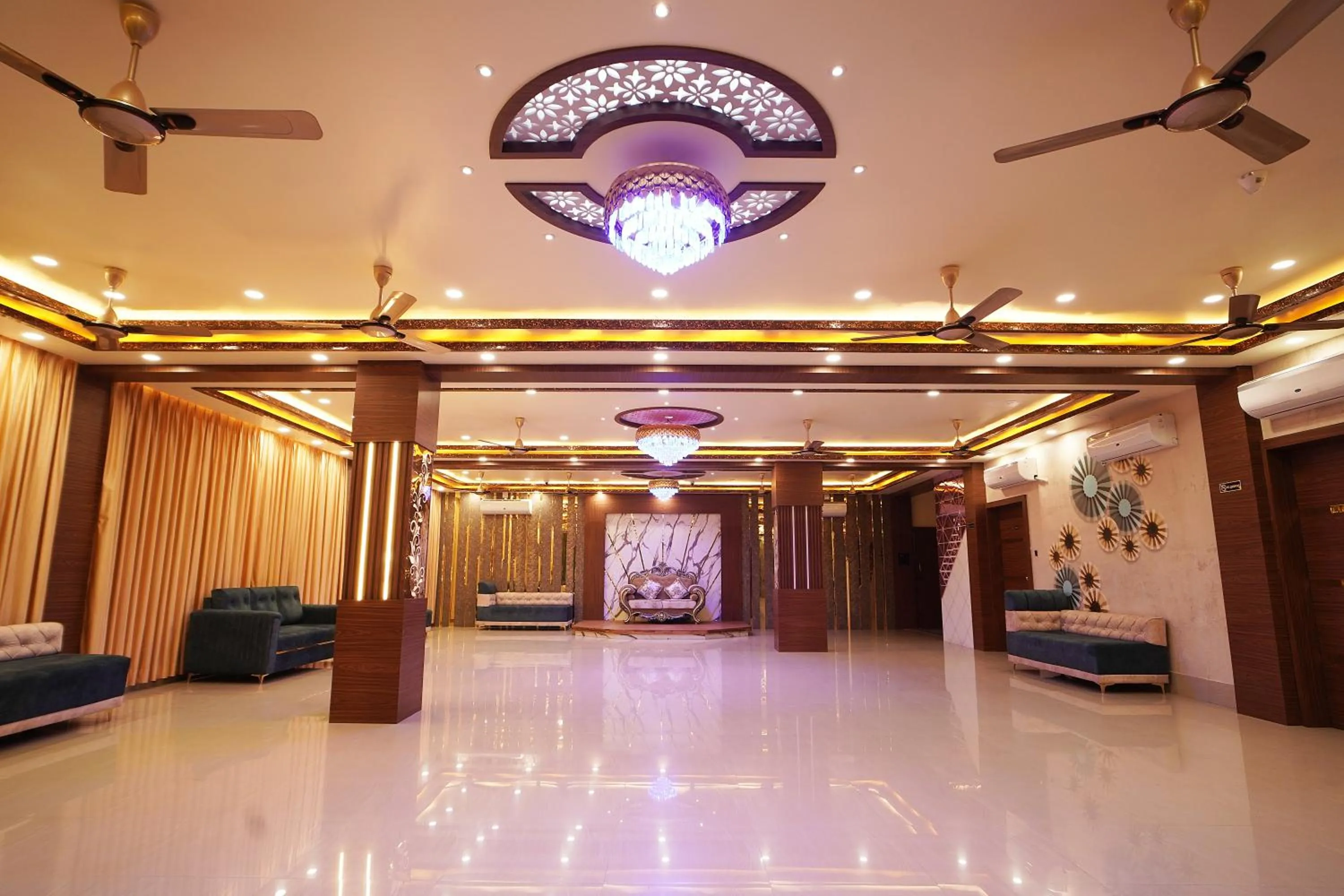 Living room in PS Luxury Hotel