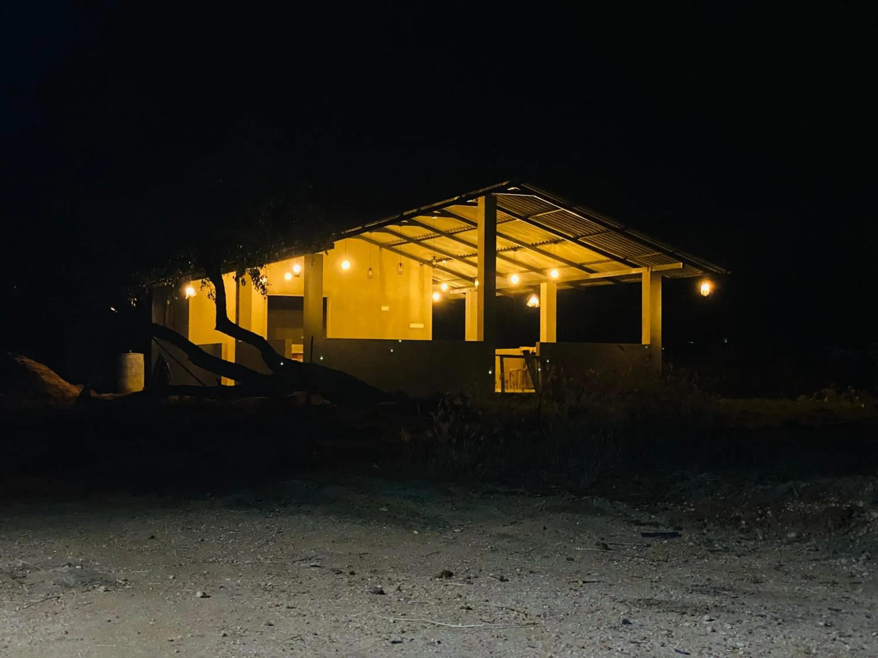 Restaurant/places to eat in Wanamal Lake Front Yala