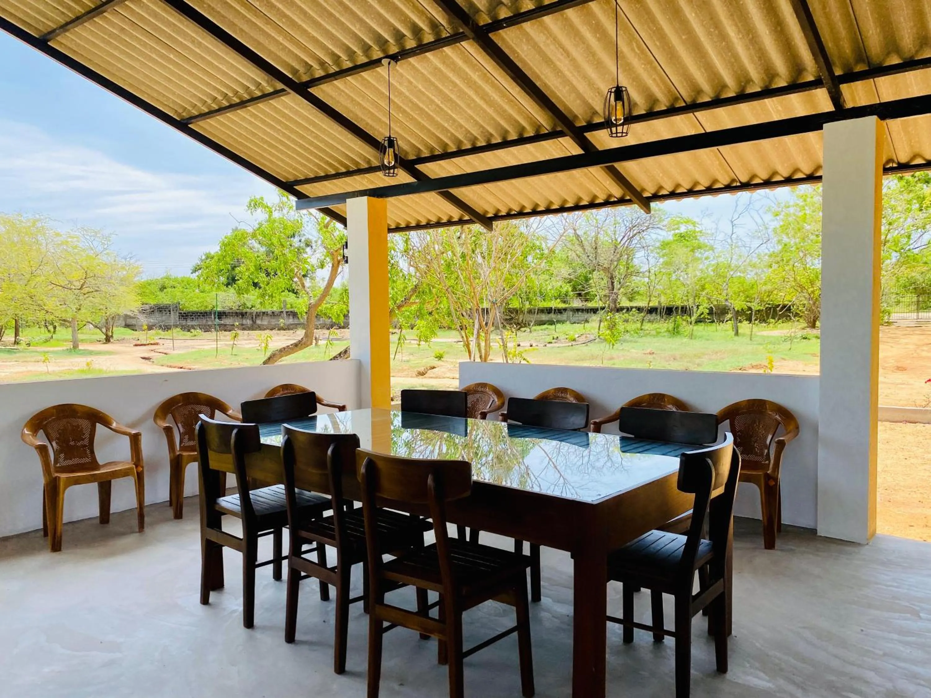 Restaurant/places to eat in Wanamal Lake Front Yala