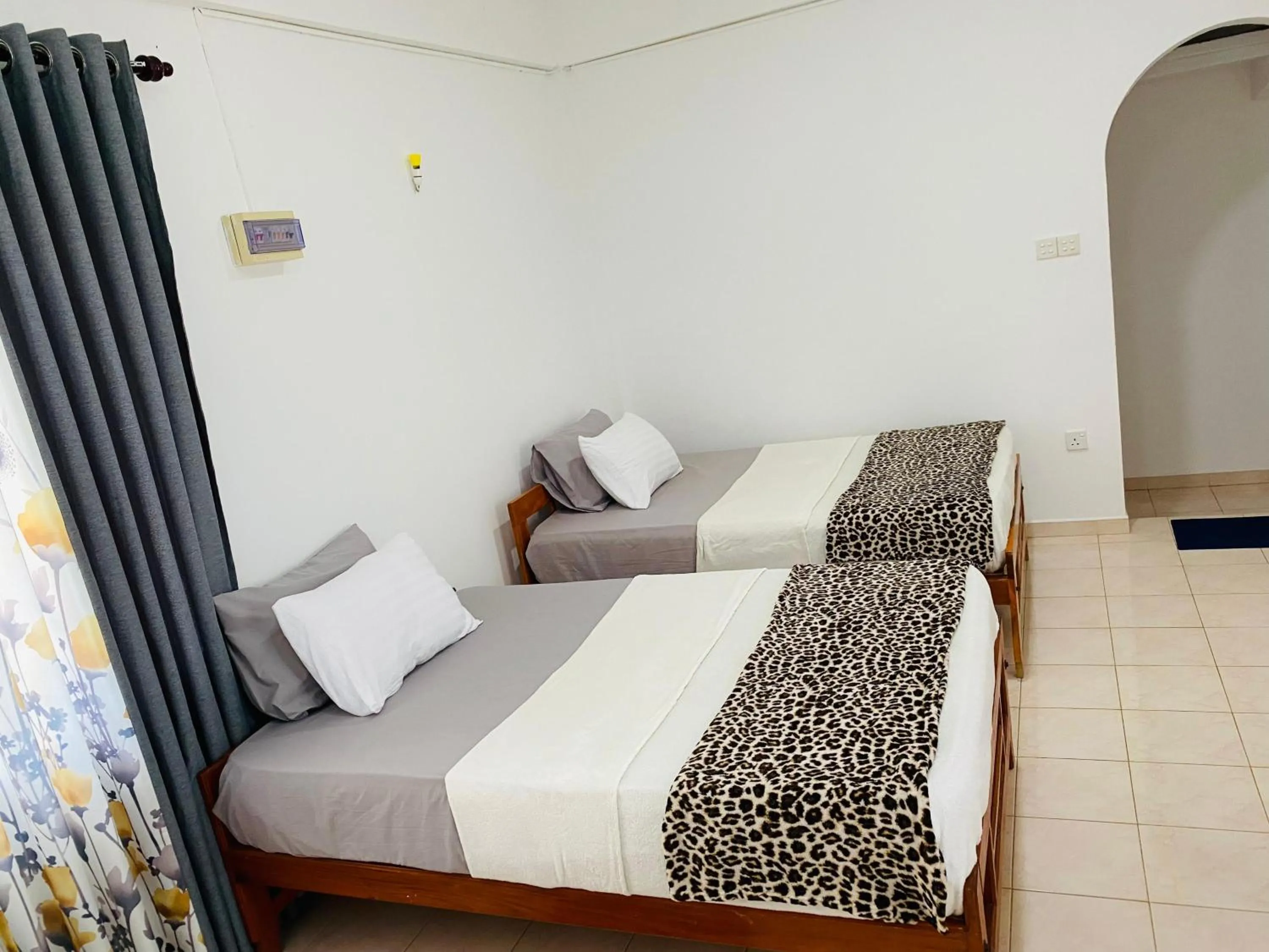 Photo of the whole room, Bed in Wanamal Lake Front Yala
