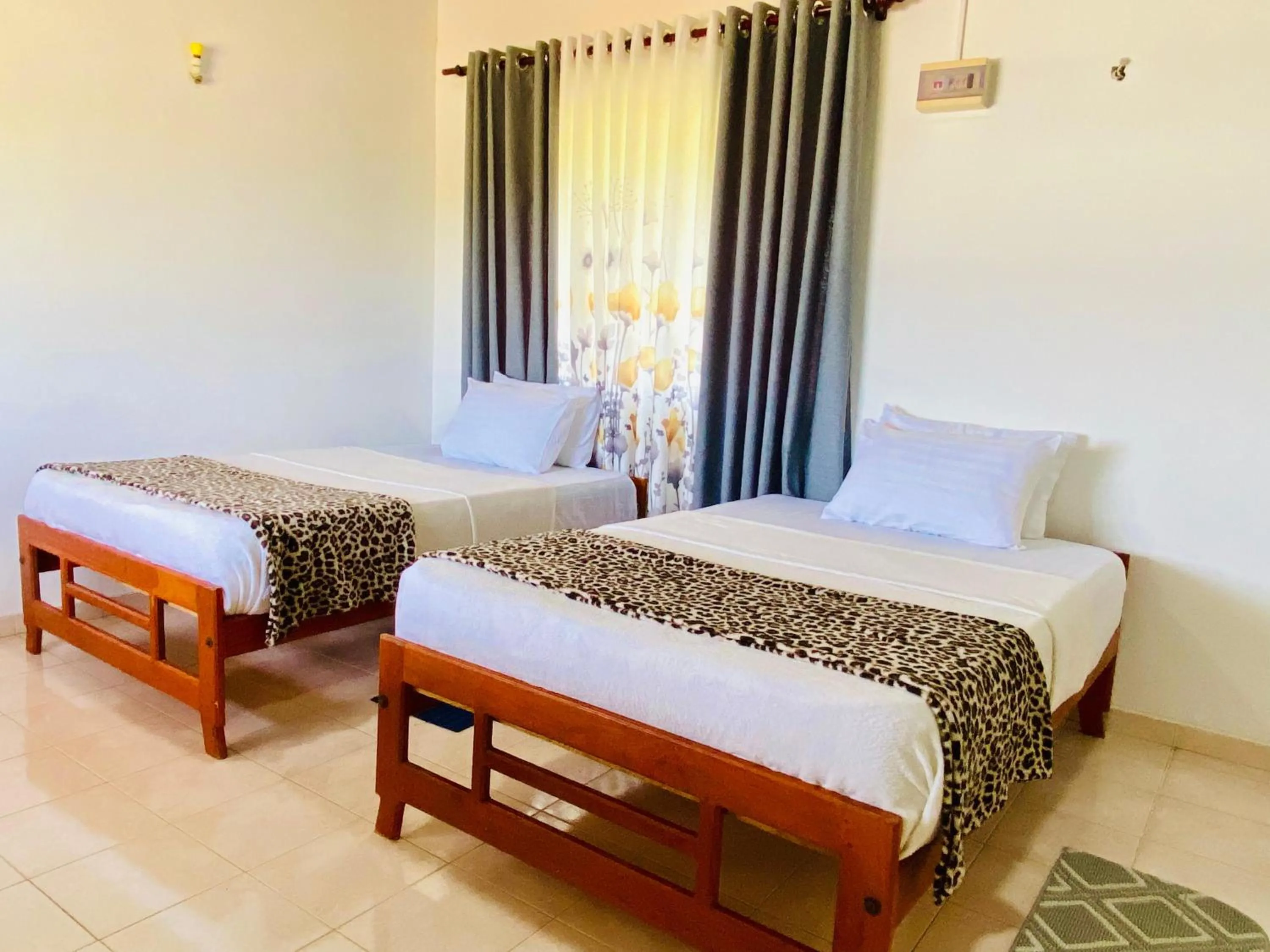 Photo of the whole room, Bed in Wanamal Lake Front Yala
