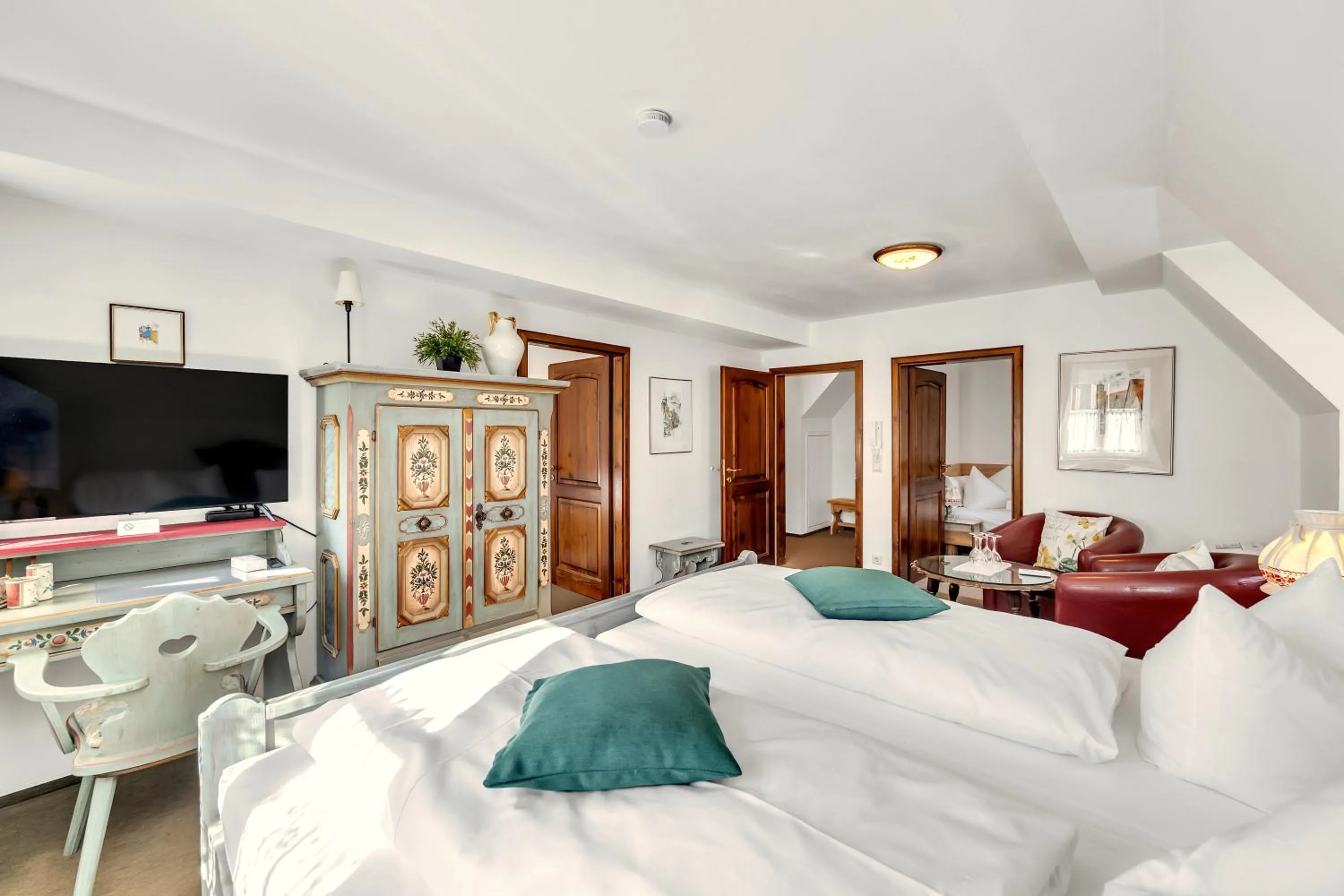 Bedroom, Bed in Artistique Hotel