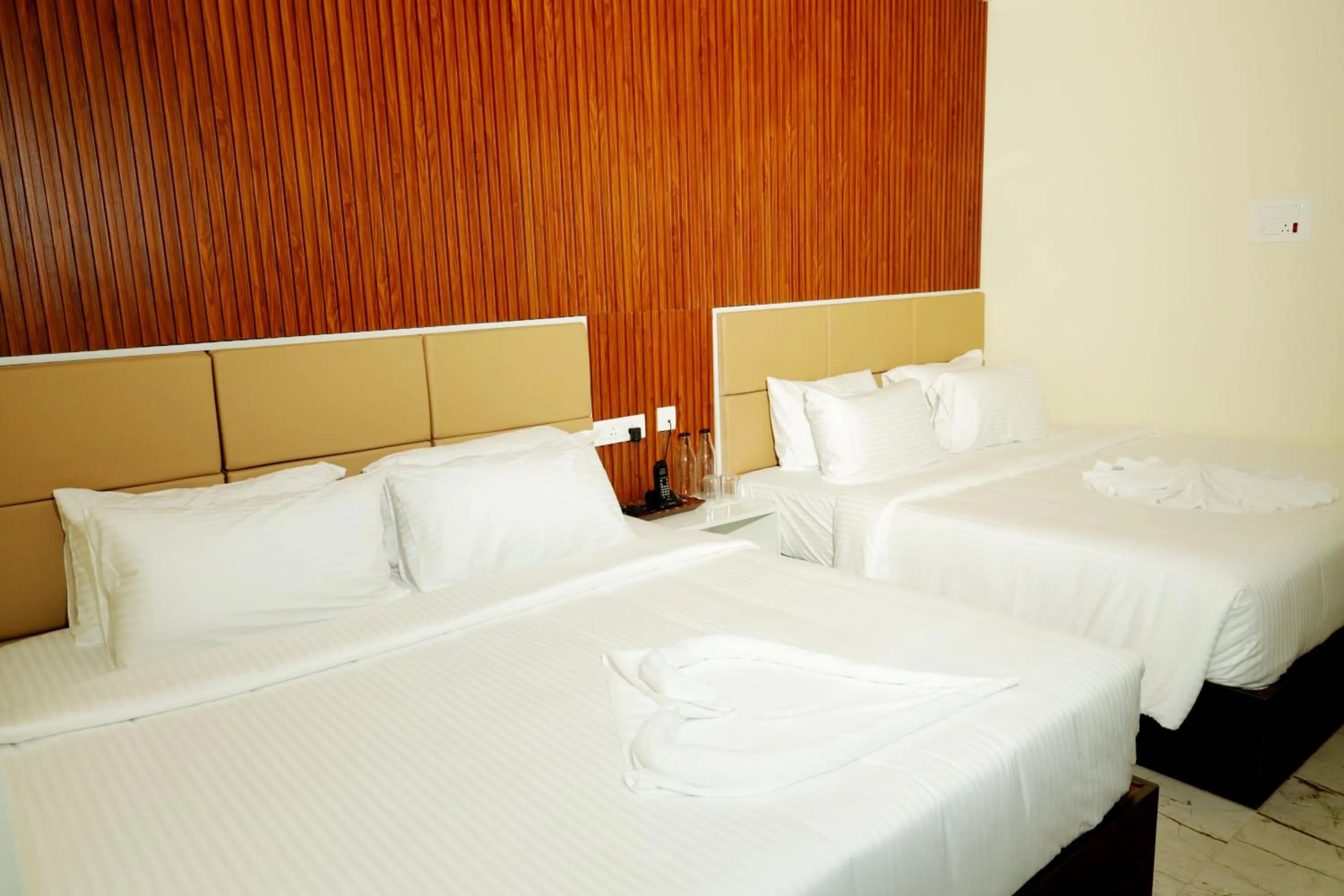 Family, Bed in Hotel Dusk and Dawn