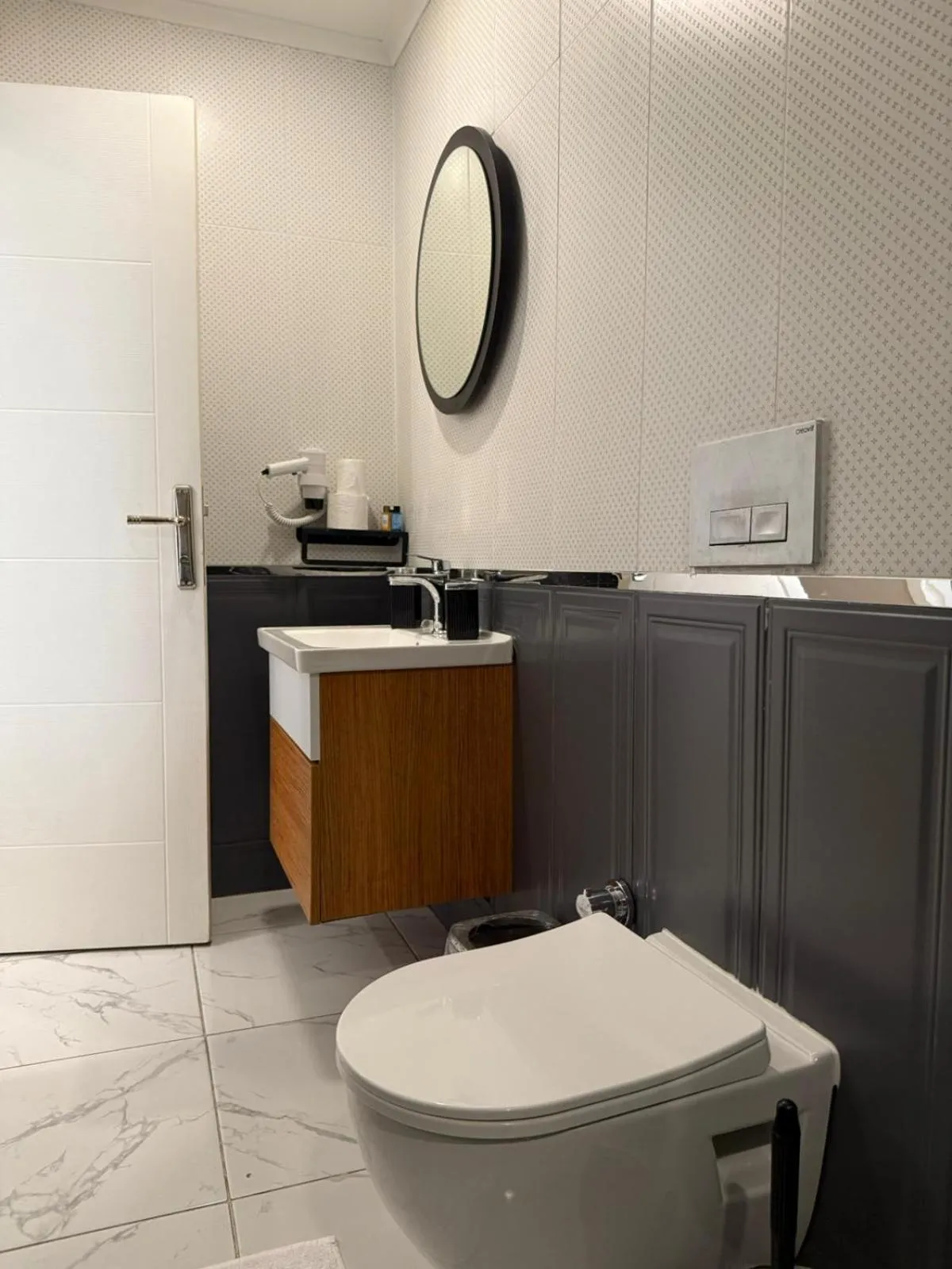 Bathroom in Red Castle Hotel & Pub