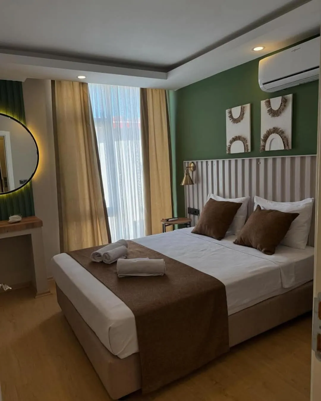 Bed in Red Castle Hotel & Pub