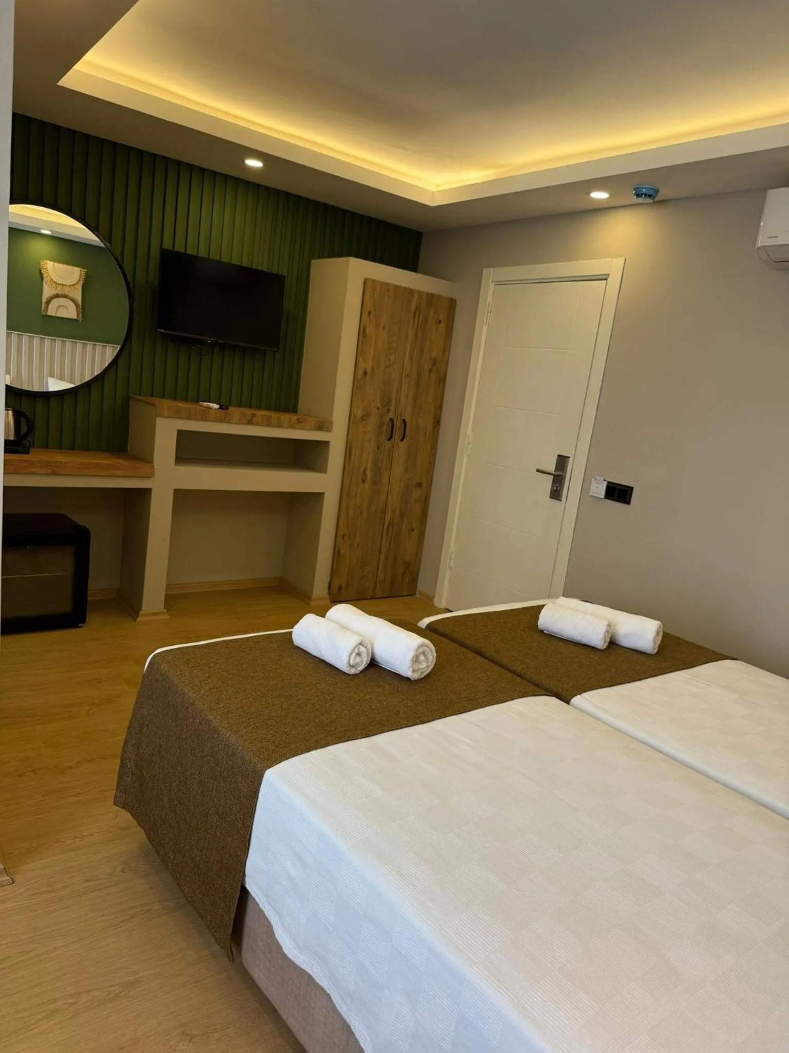 Photo of the whole room, Bed in Red Castle Hotel & Pub