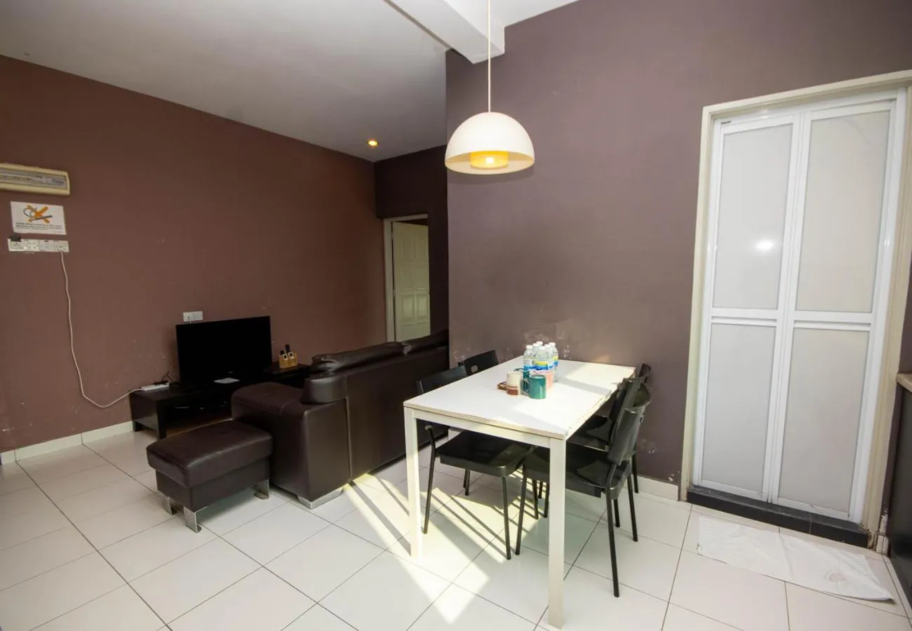 TV and multimedia in JQ Osborne Apartment