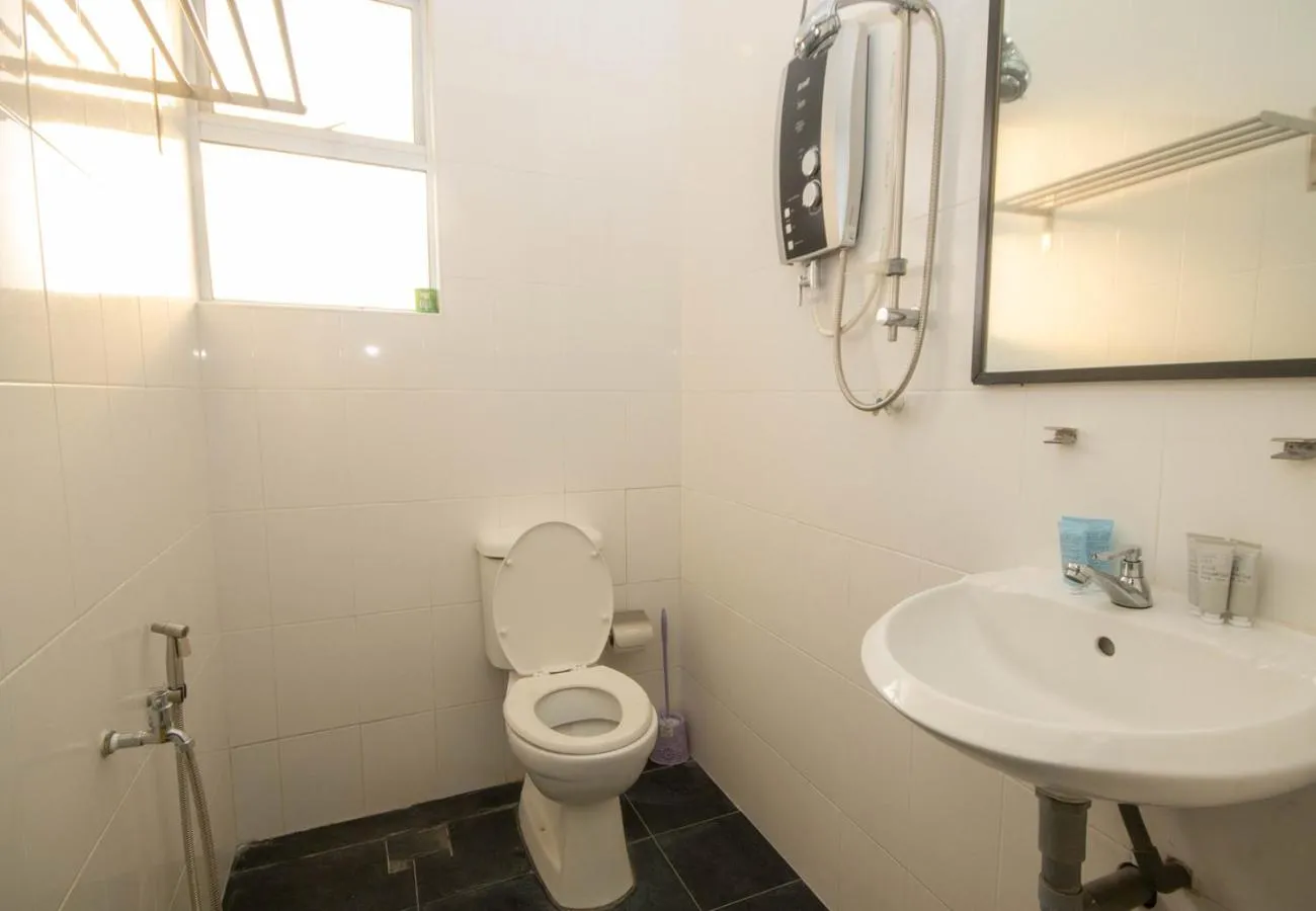 Shower in JQ Osborne Apartment