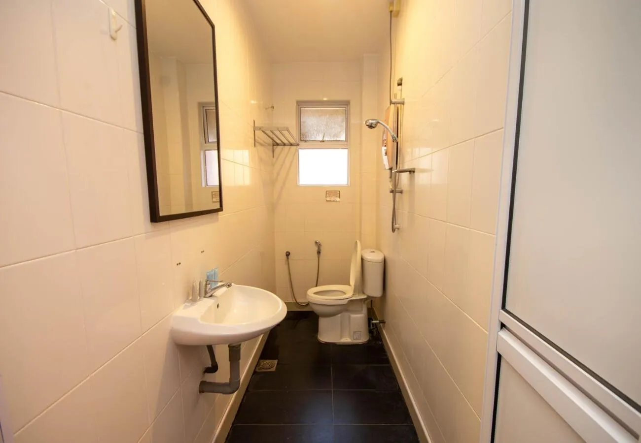 Shower in JQ Osborne Apartment