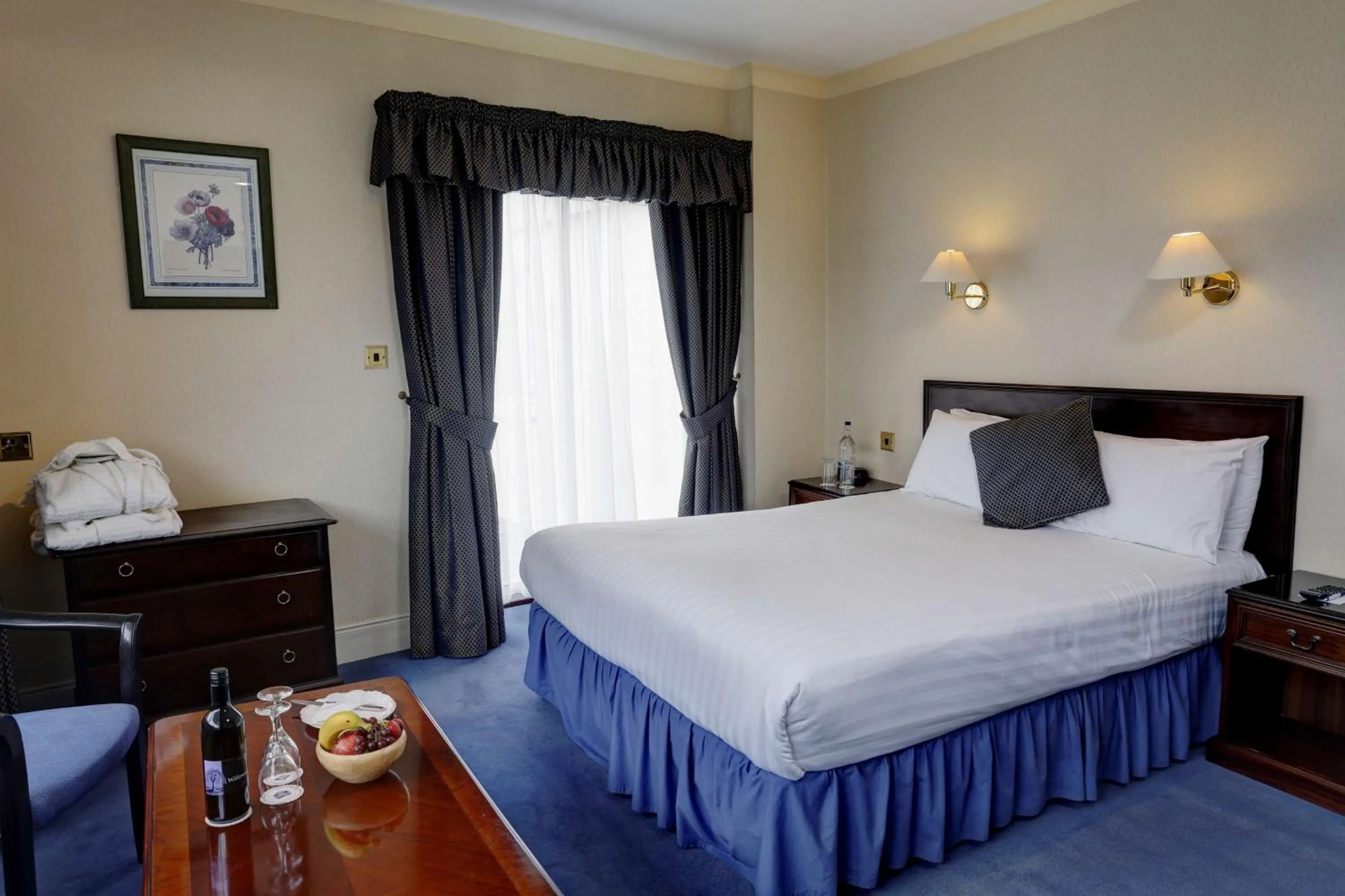 Photo of the whole room in Best Western Queens Hotel