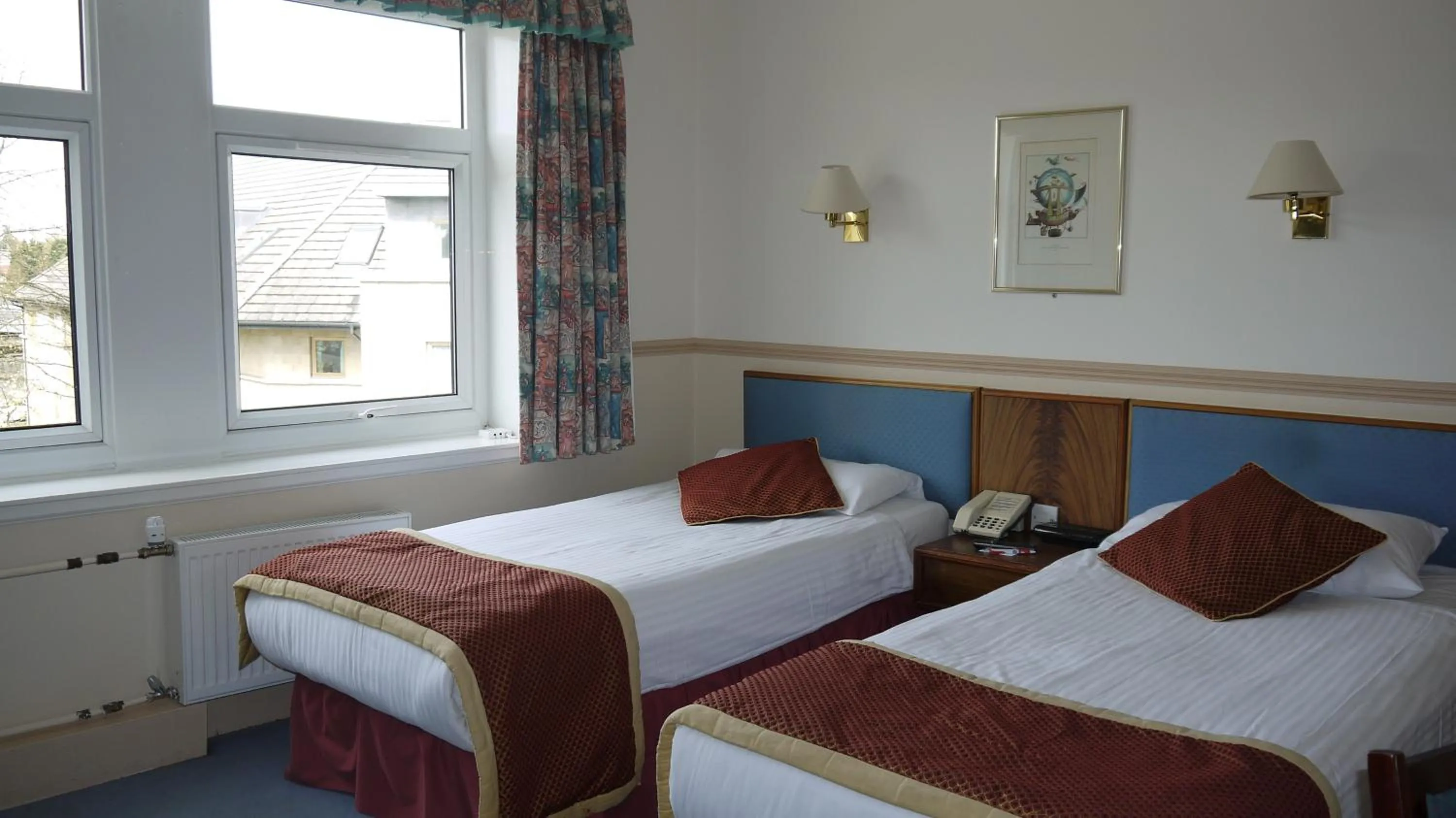 Bed in Best Western Queens Hotel