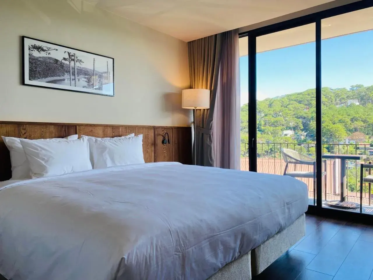 Balcony/Terrace, Bed in HLS Dalat Lodge Balcony/Terrace, Bed in HLS Dalat Lodge