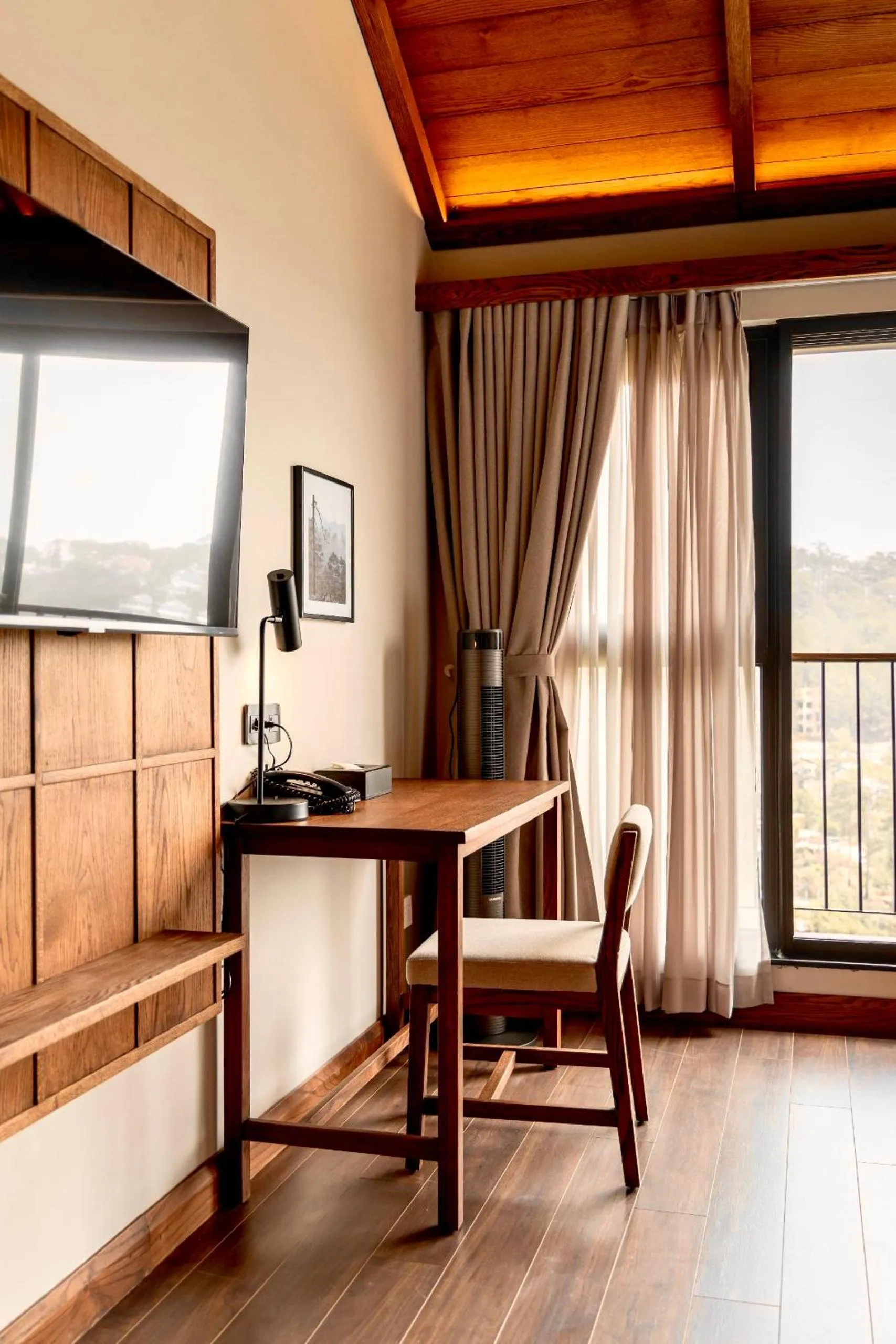 TV and multimedia in HLS Dalat Lodge