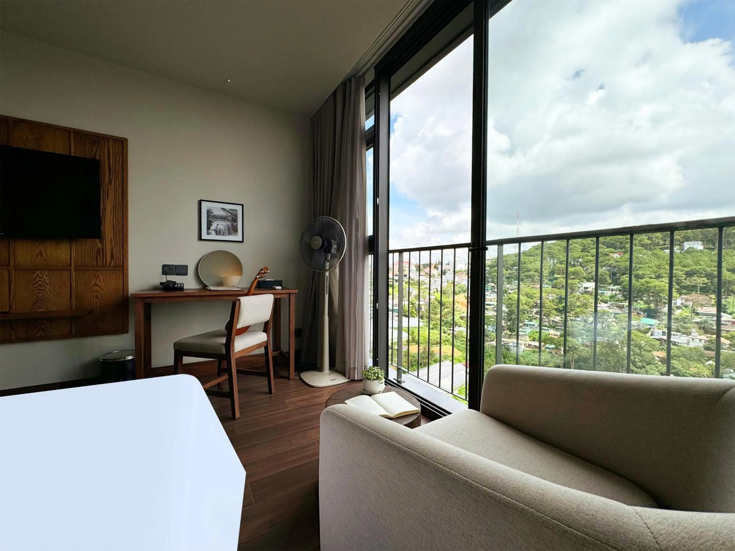 Garden view, Bed in HLS Dalat Lodge