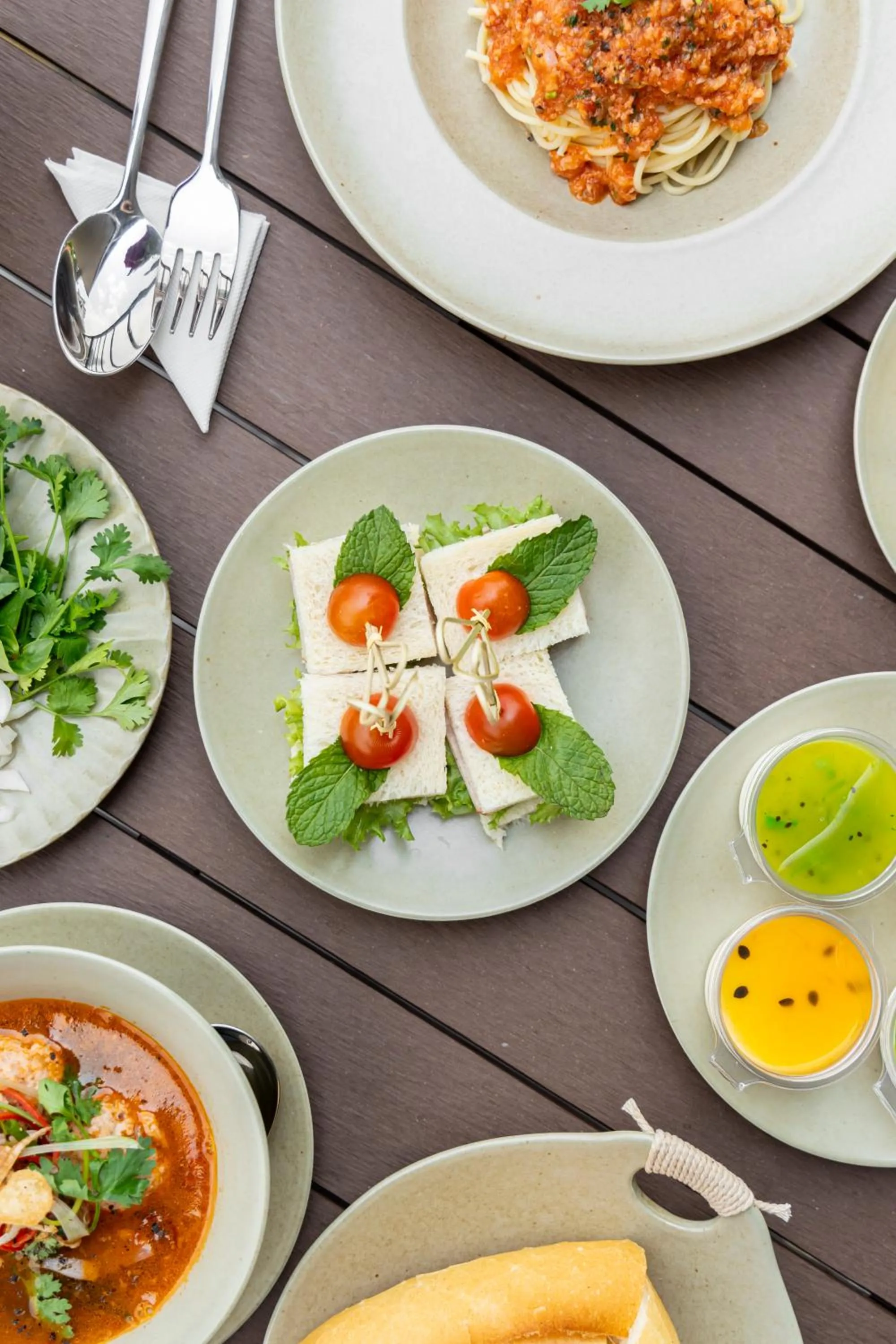 Food and drinks in HLS Dalat Lodge