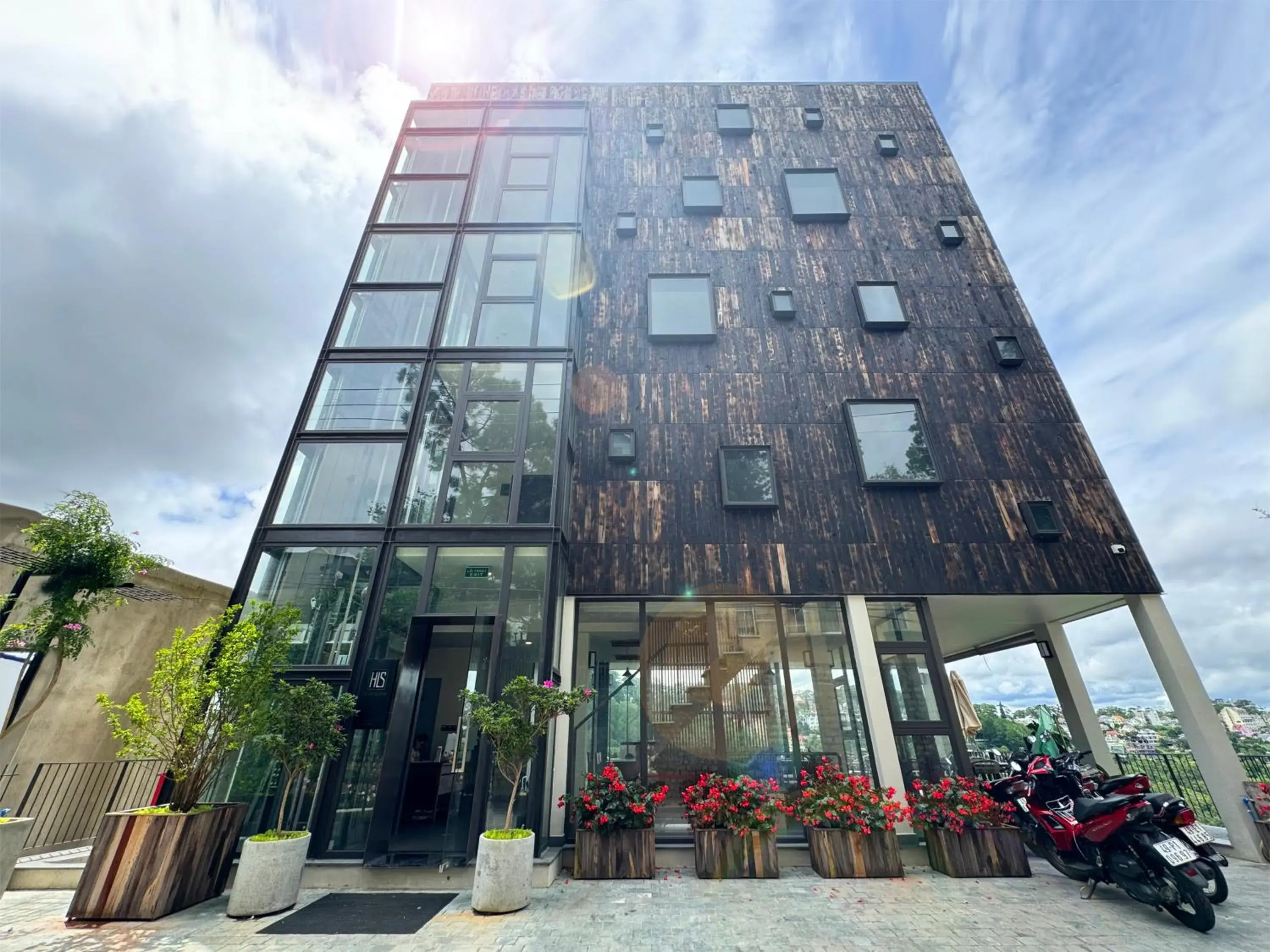 Property building in HLS Dalat Lodge Property building in HLS Dalat Lodge