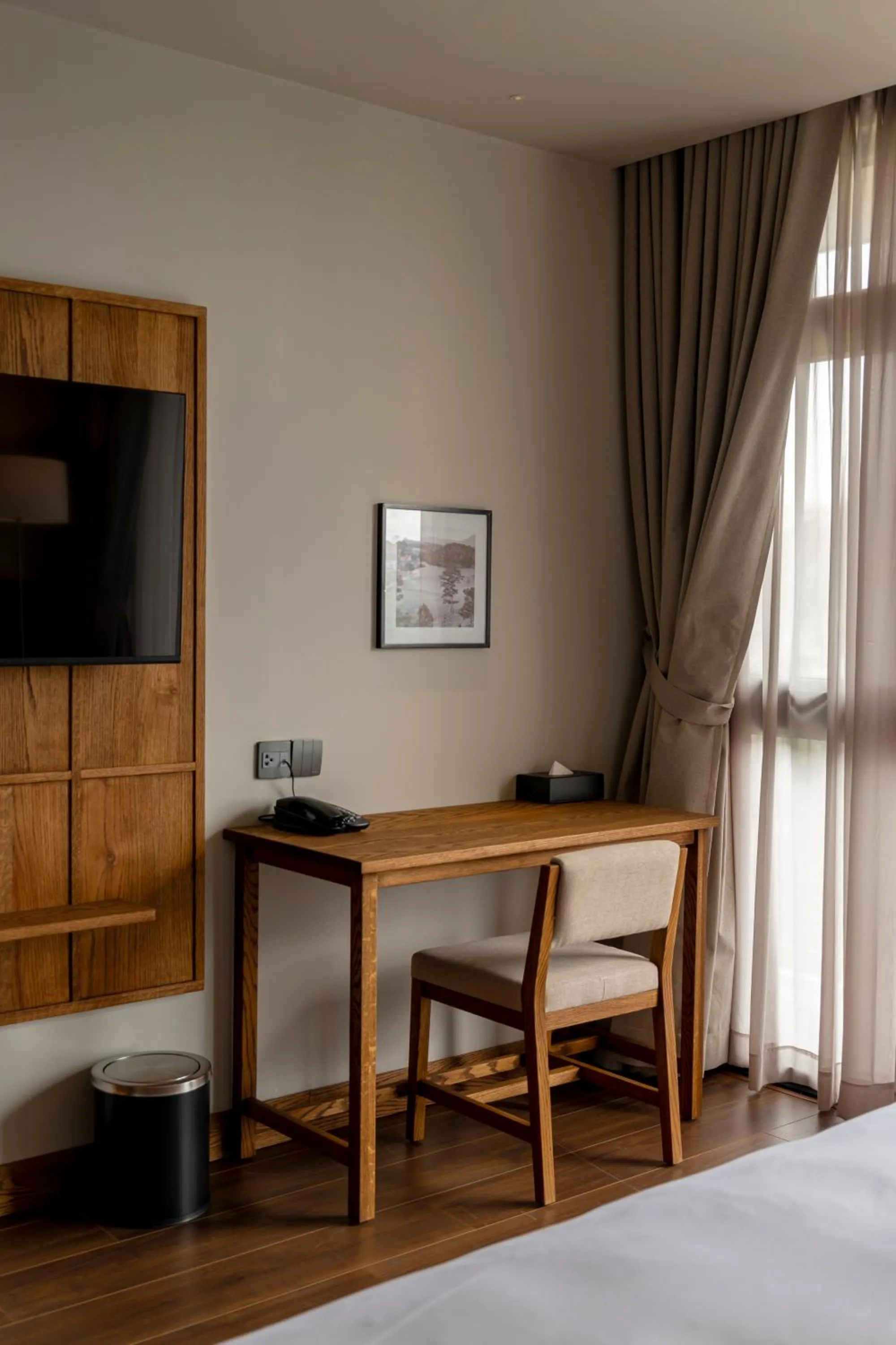 TV and multimedia, Bed in HLS Dalat Lodge