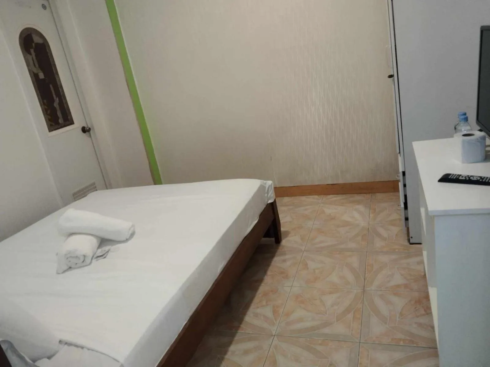 Bed in Harbour Chateau