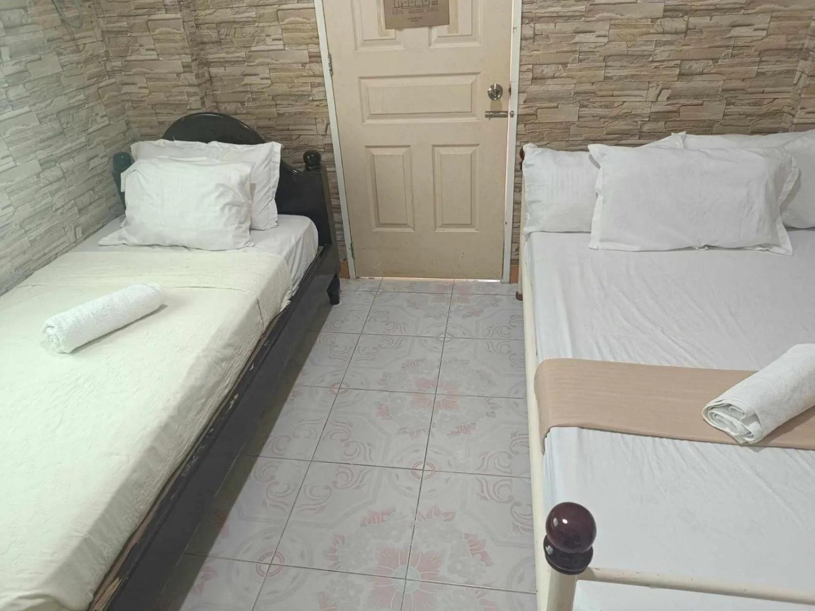 Bed in Harbour Chateau