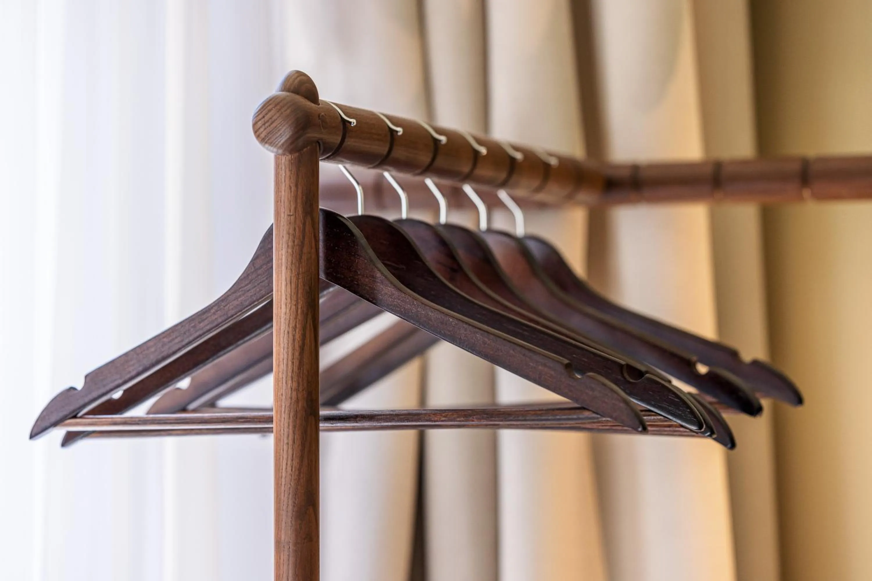 wardrobe in Naomi Nice