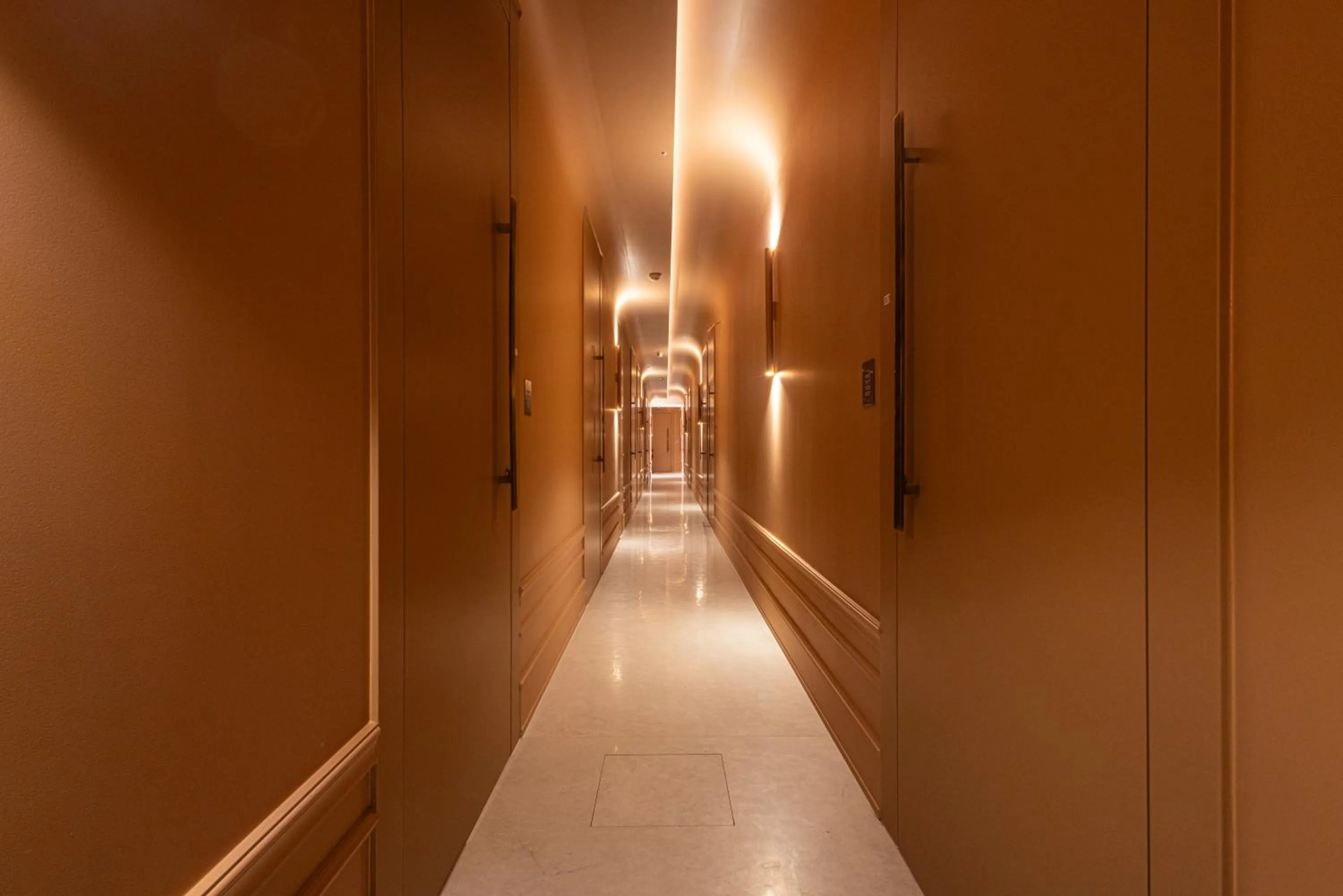 Decorative detail in Naomi Nice