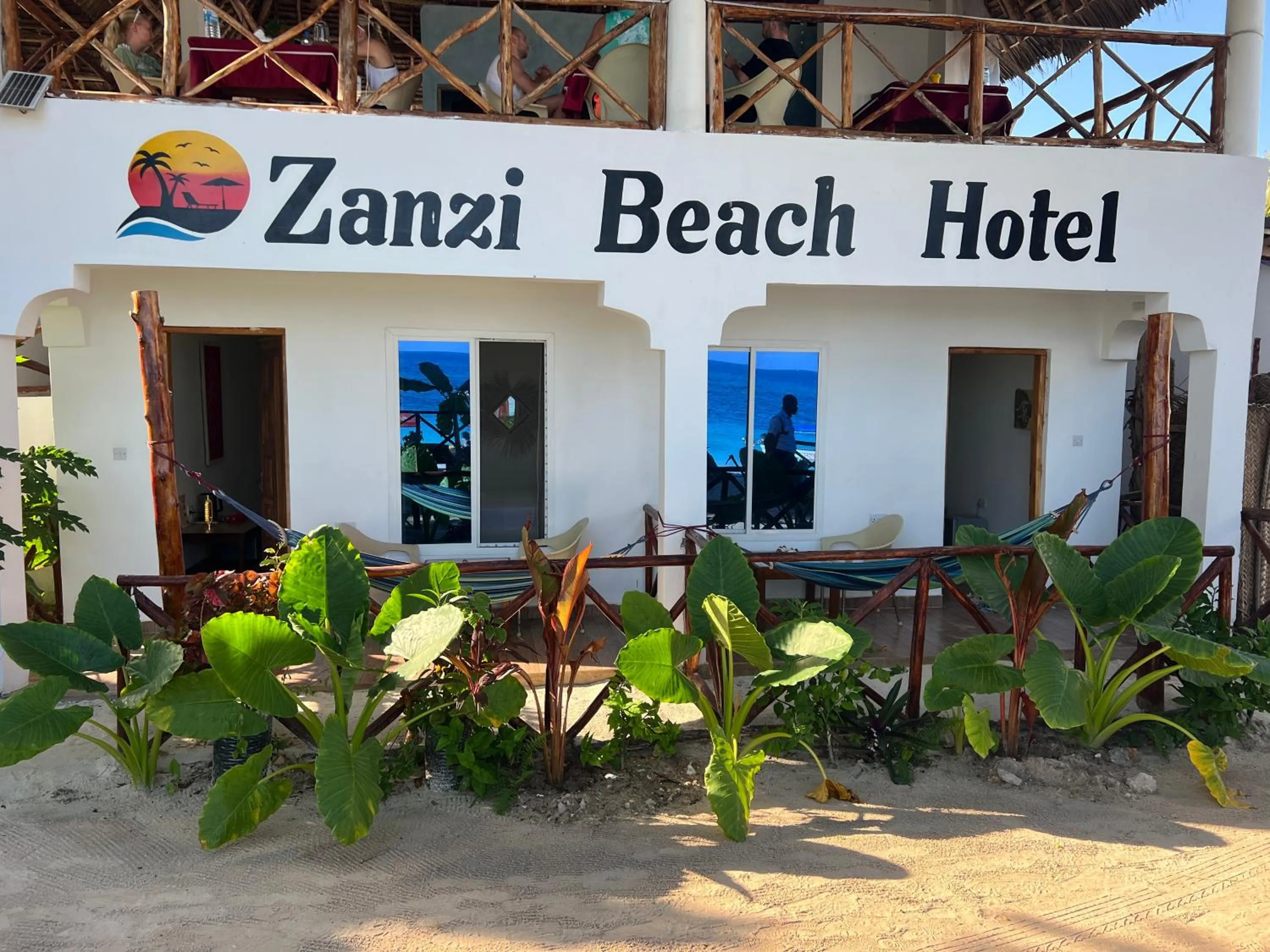 Zanzi beach hotel