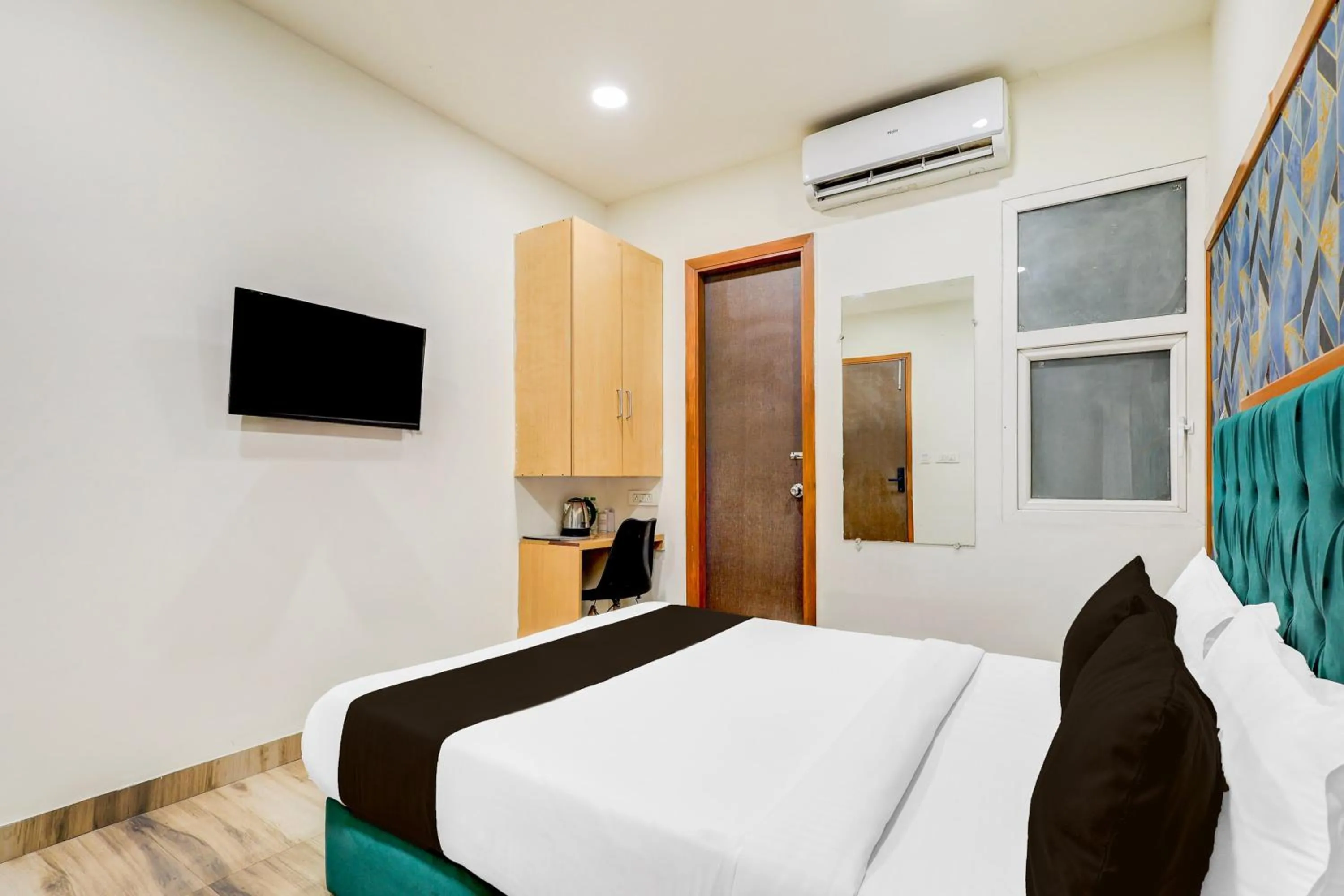 Super Townhouse Hotel Silver Saffron