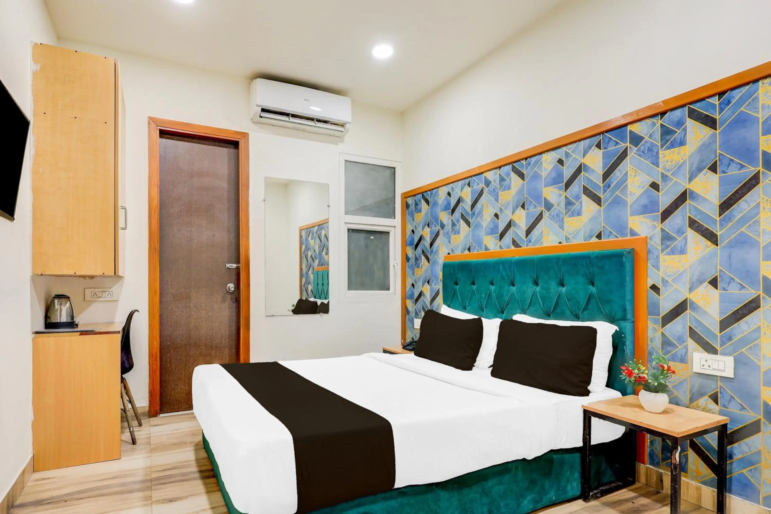 Super Townhouse Hotel Silver Saffron