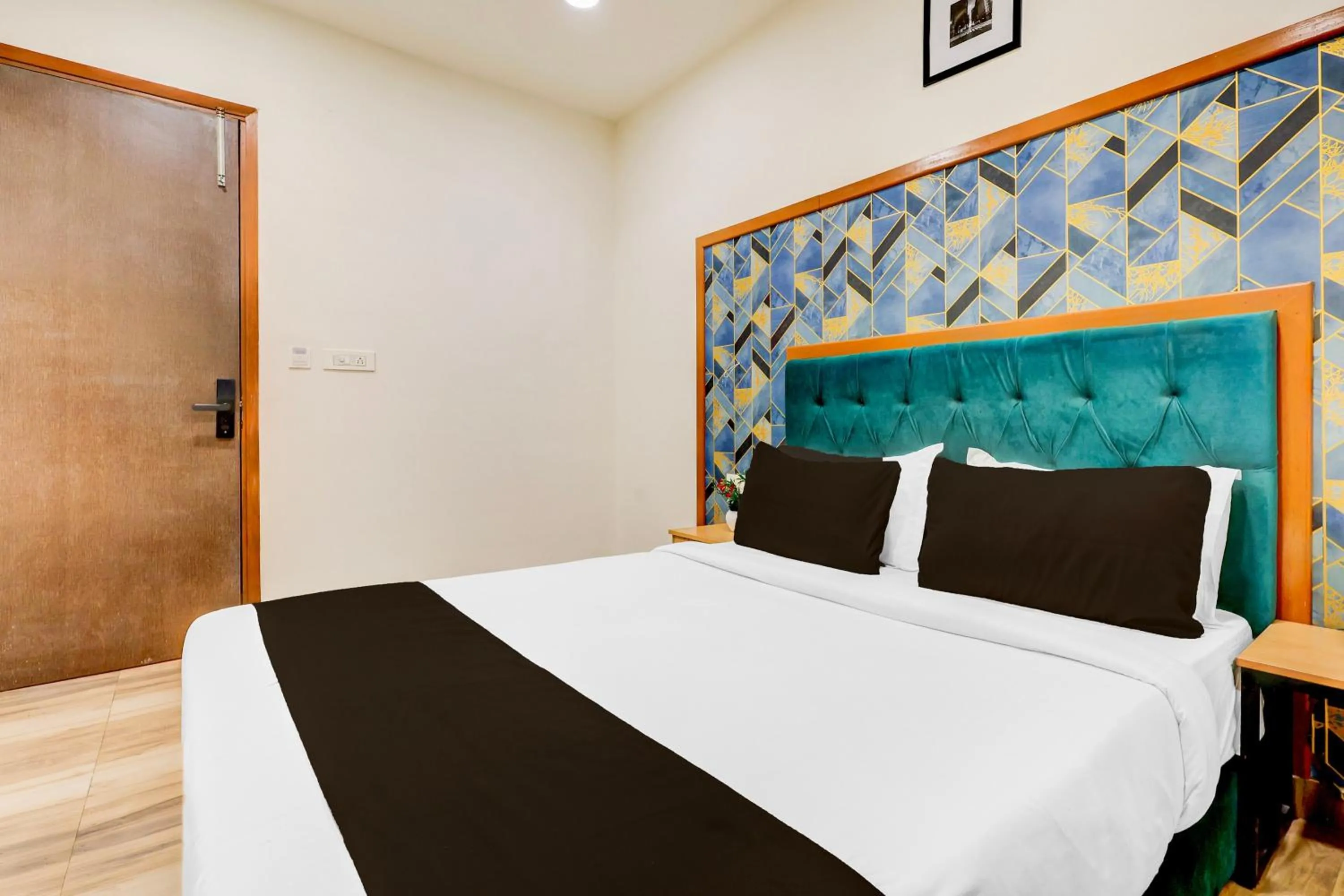 Super Townhouse Hotel Silver Saffron