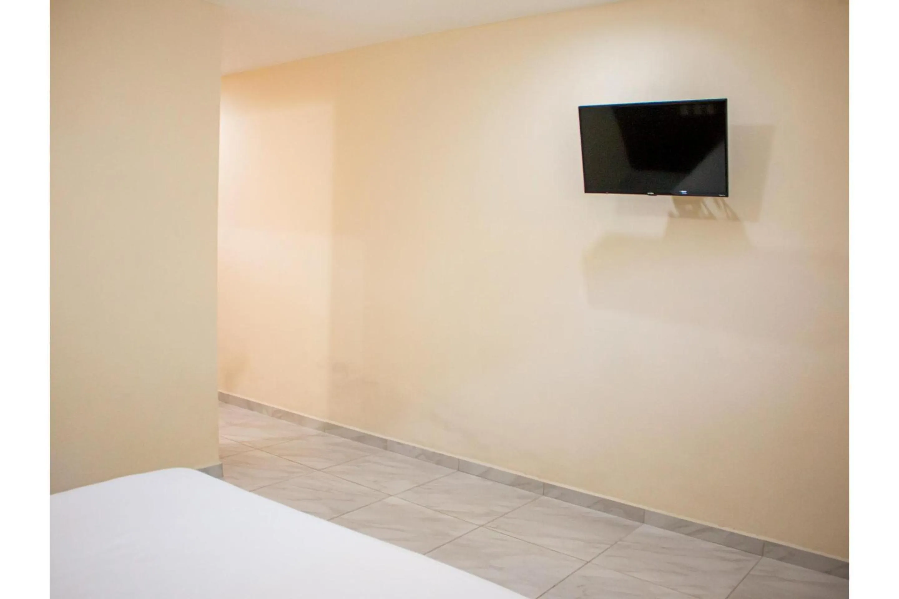 Bedroom, Bed in OYO Hotel La Playa