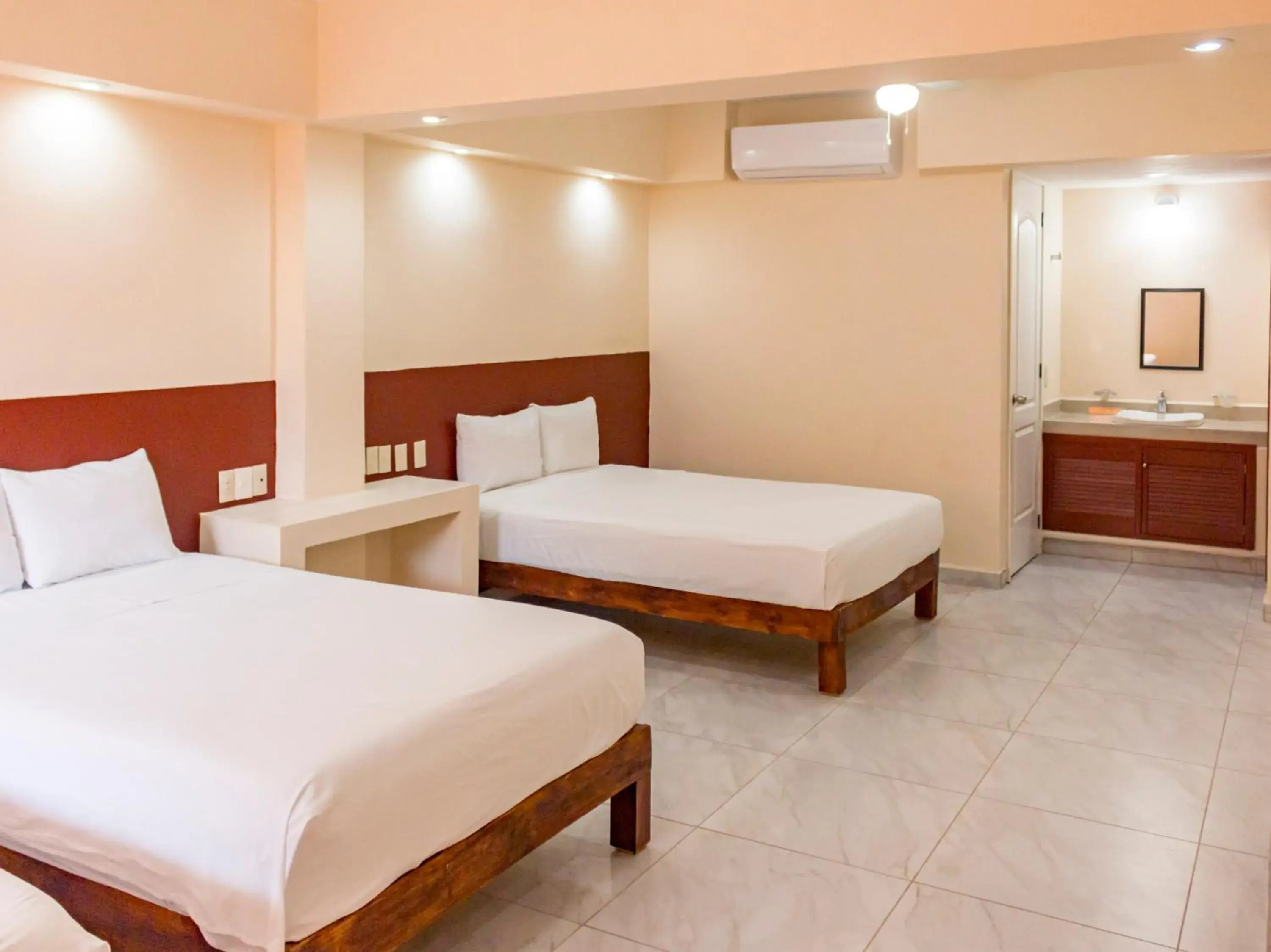 OYO Hotel La Playa OYO Hotel La Playa