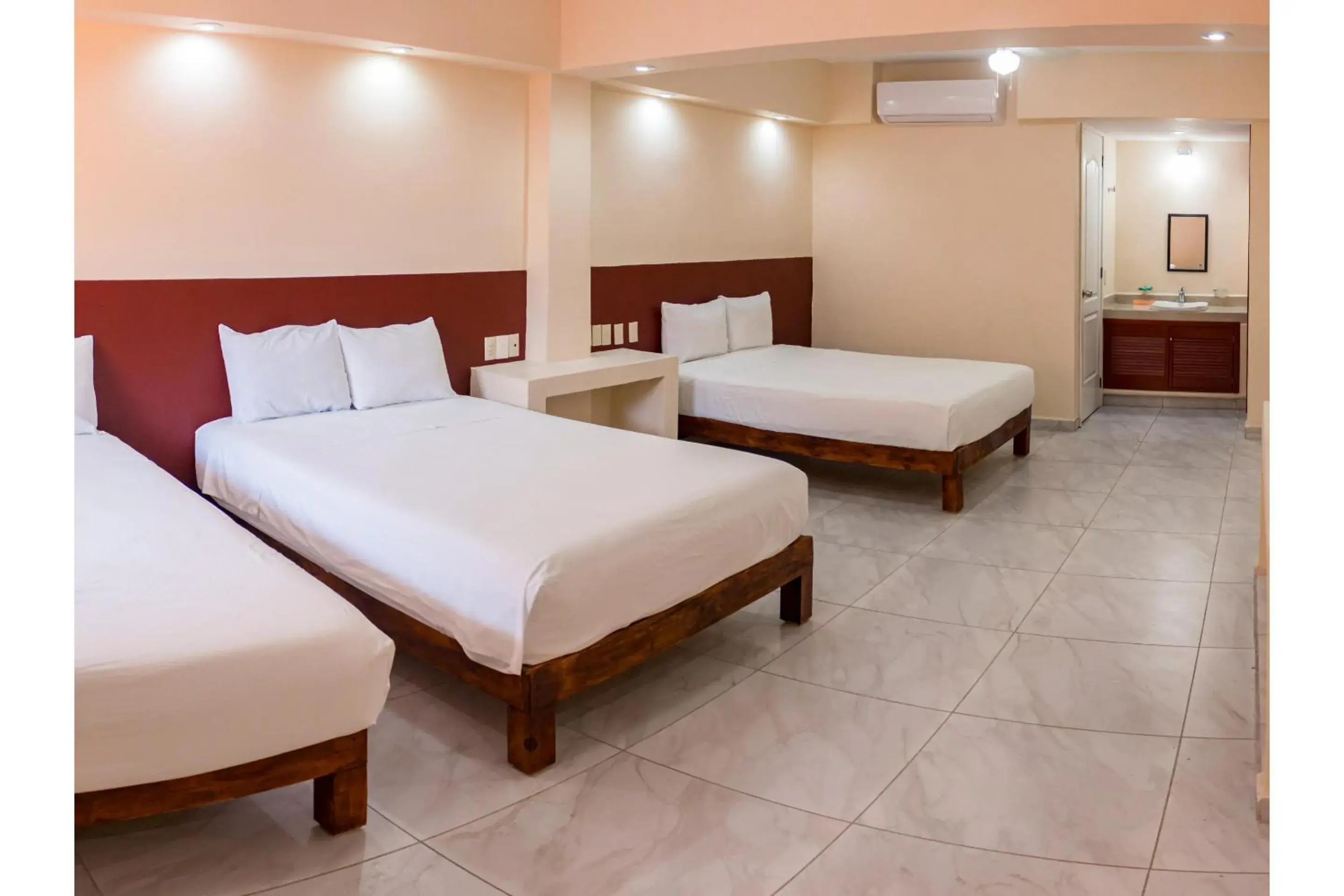 Standard Family Room in OYO Hotel La Playa Standard Family Room in OYO Hotel La Playa