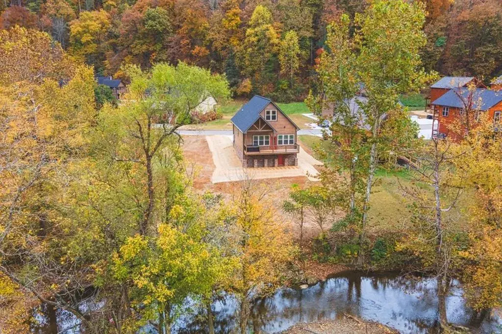 Creekside Splendor Creekside Splendor