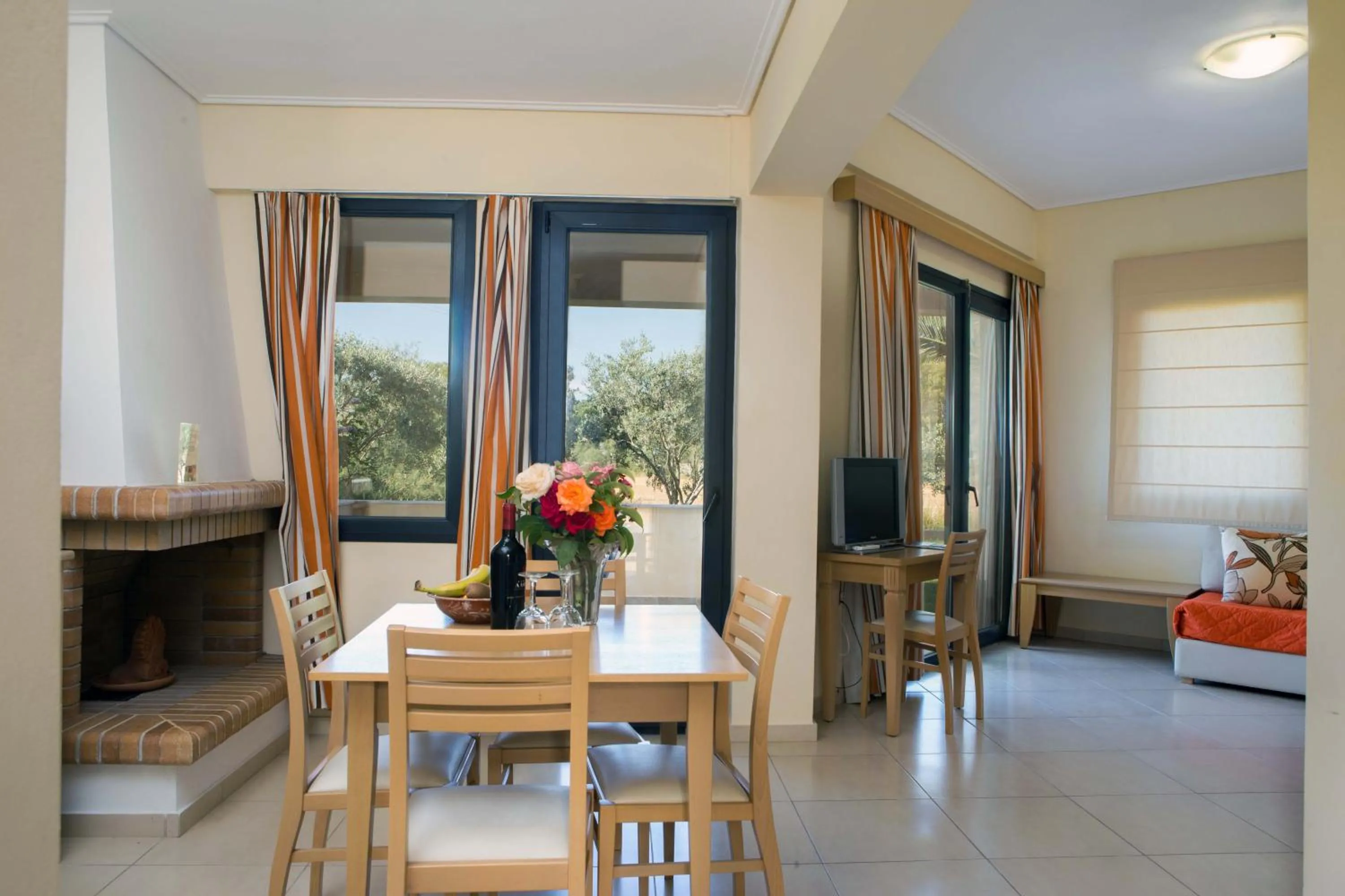 Communal lounge/ TV room in Aeolian Gaea Hotel