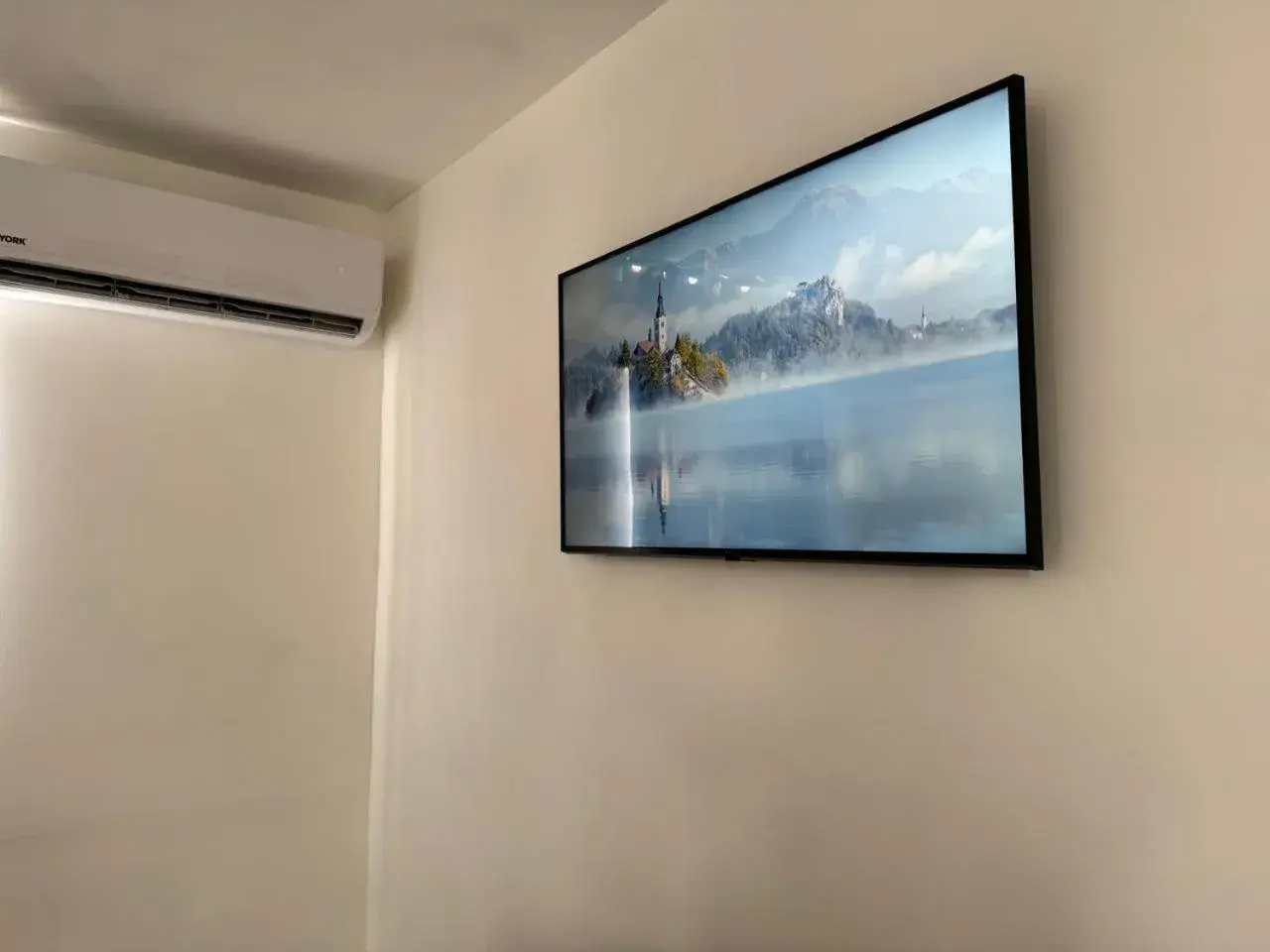 TV and multimedia in JESAVI Suites TV and multimedia in JESAVI Suites