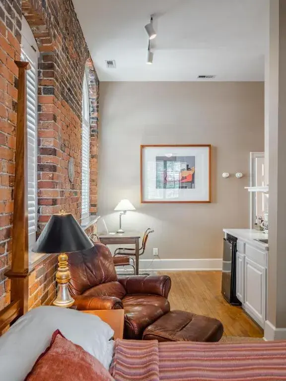 Queen Room in The Front Street Inn Queen Room in The Front Street Inn