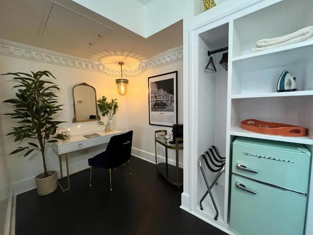 The Front Street Inn