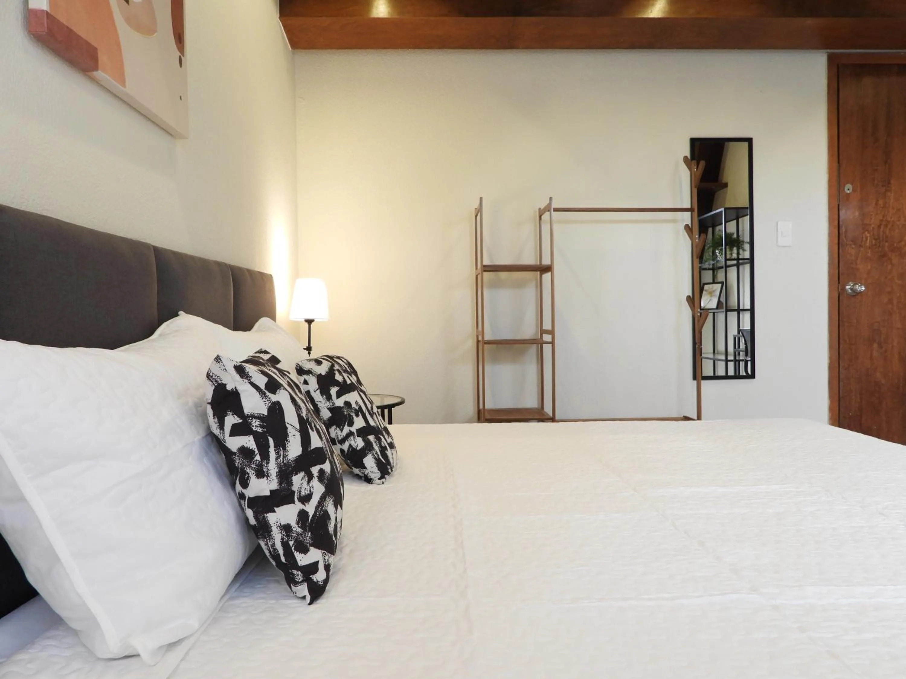 Bed in Singular Reforma