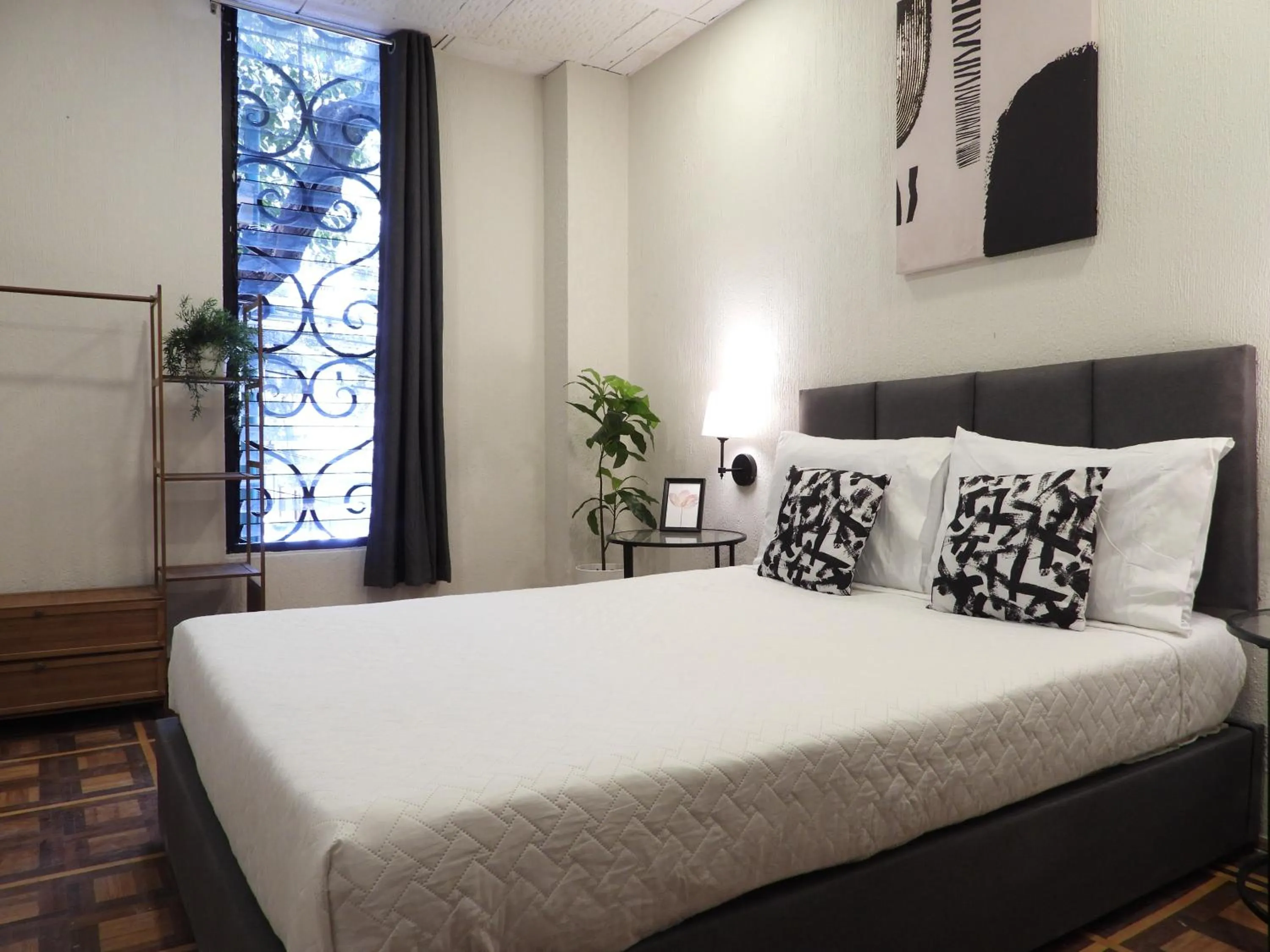 Photo of the whole room, Bed in Singular Reforma