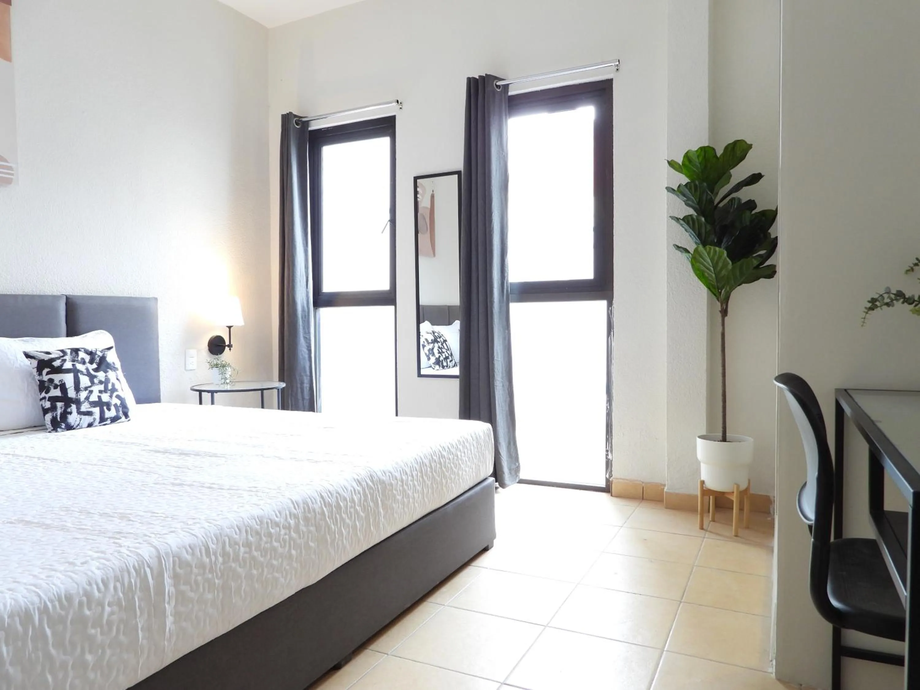 Photo of the whole room, Bed in Singular Reforma