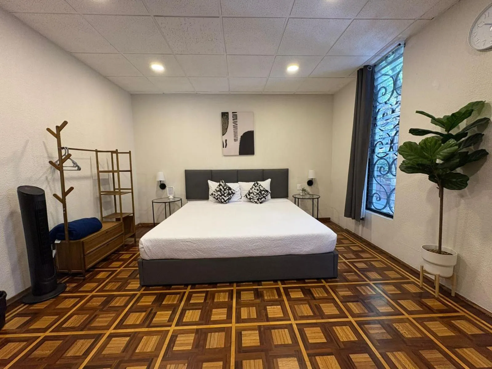 Photo of the whole room, Bed in Singular Reforma