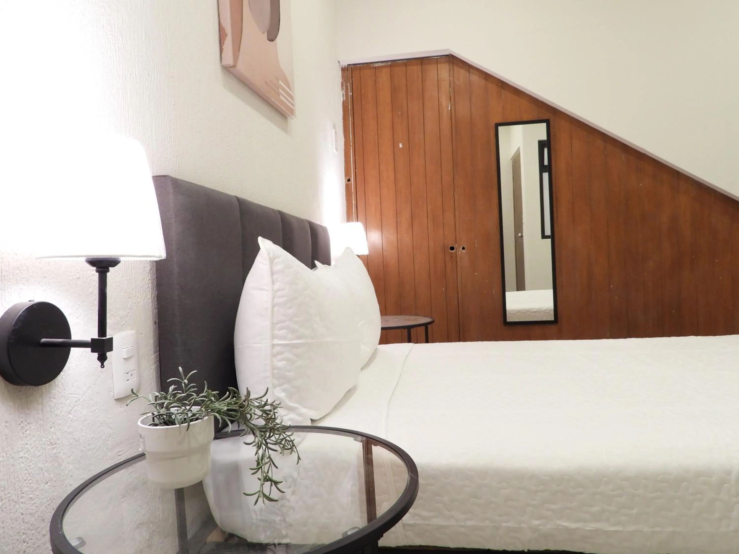 Bed in Singular Reforma